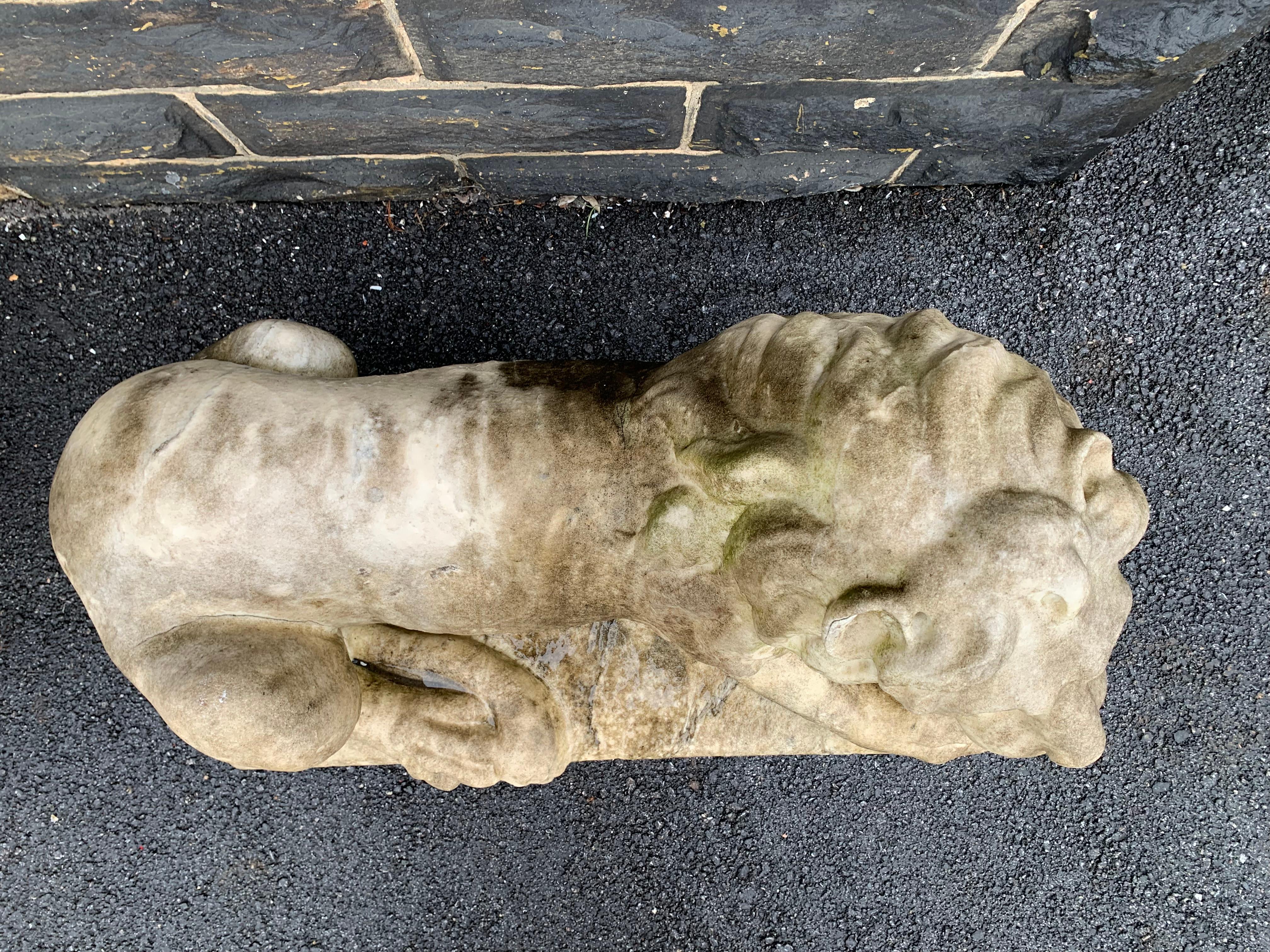 Pareja de Leones Estatuarios de Mármol en venta 2