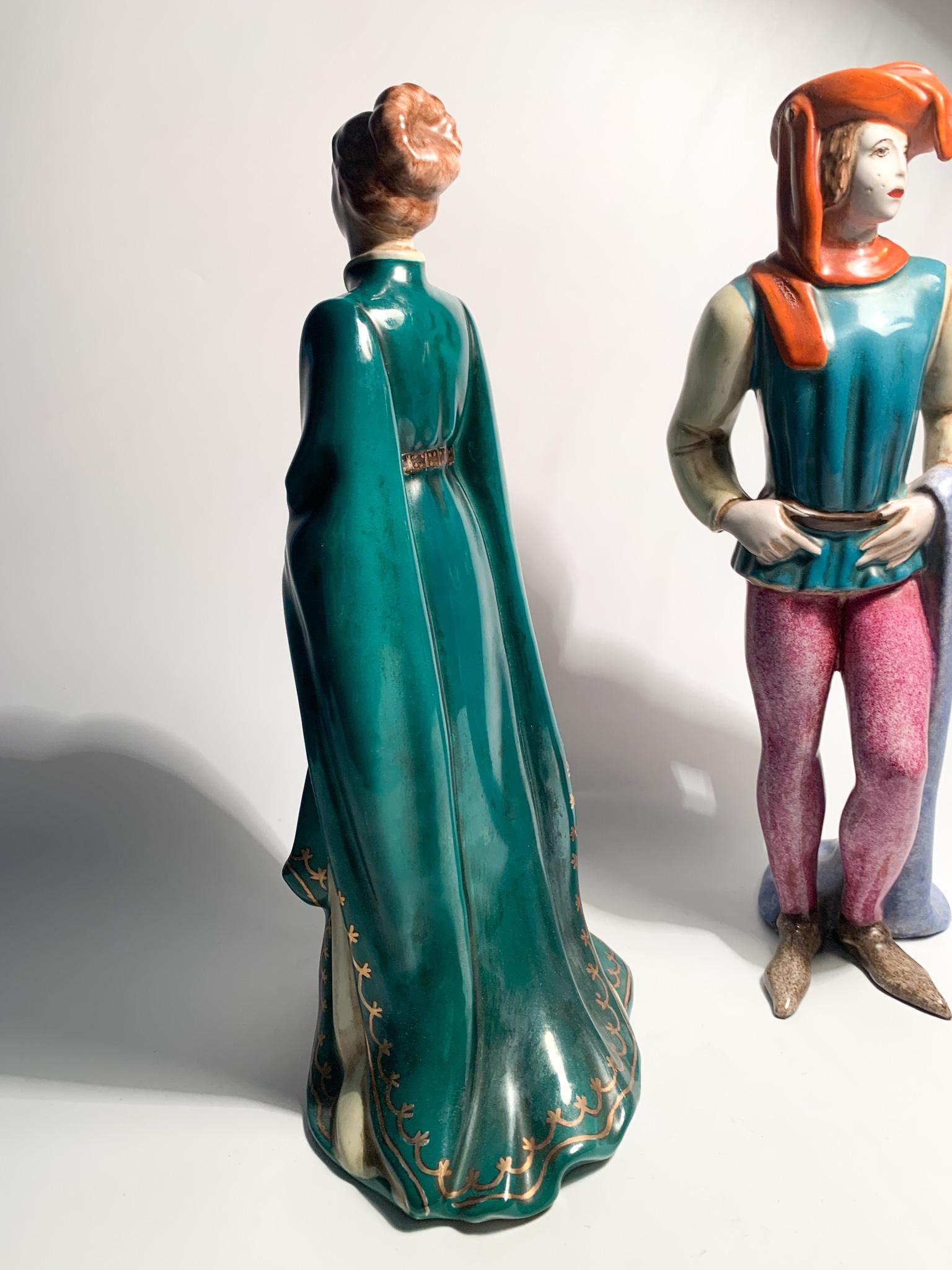 Pair of Statues of a Lady and a Gentleman in Ceramic by Zaccagnini 1940 For Sale 4