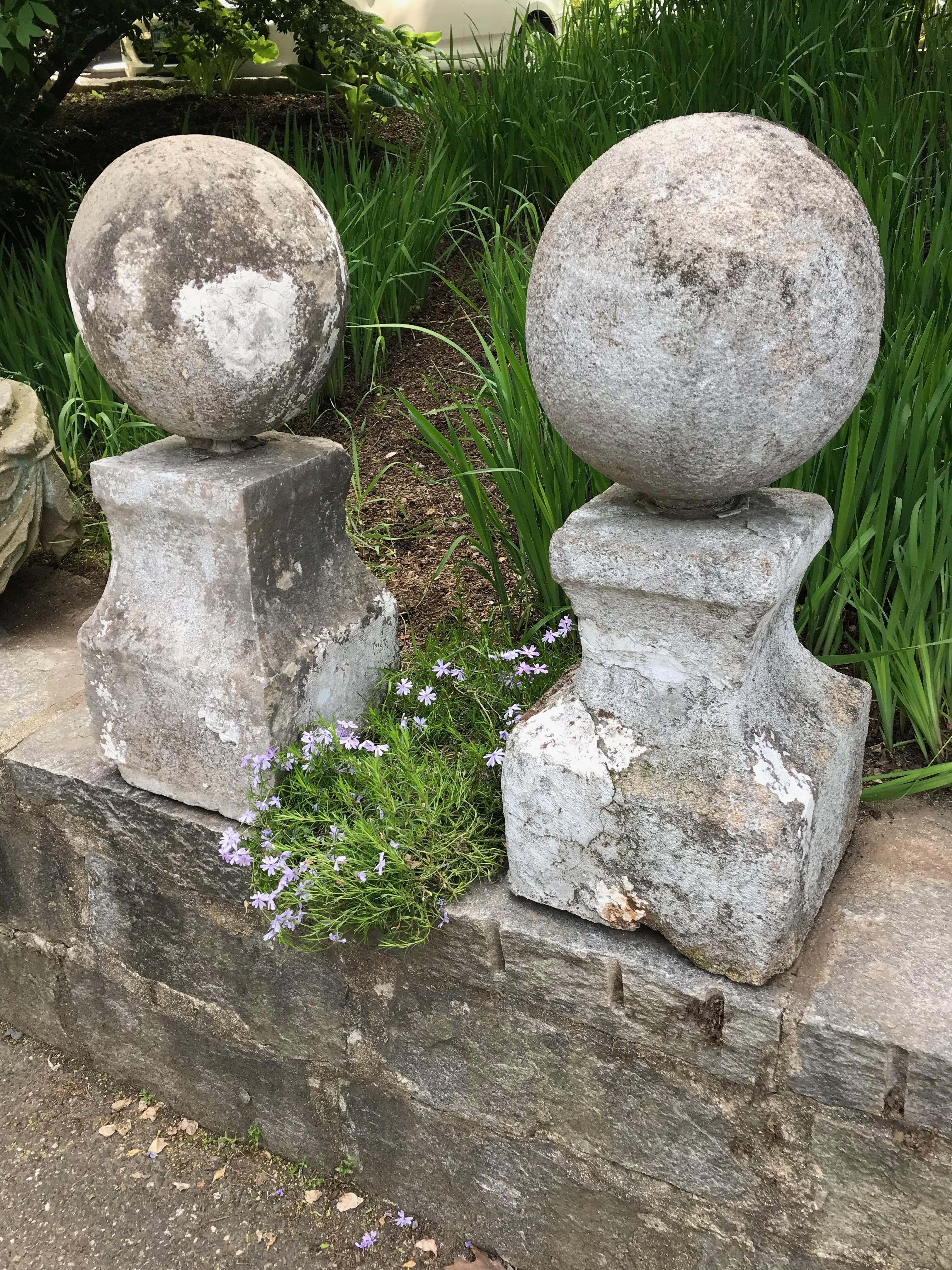 Pair of Statuesque French 18th Century Hand Carved Limestone French Ball Finials In Good Condition In Woodbury, CT