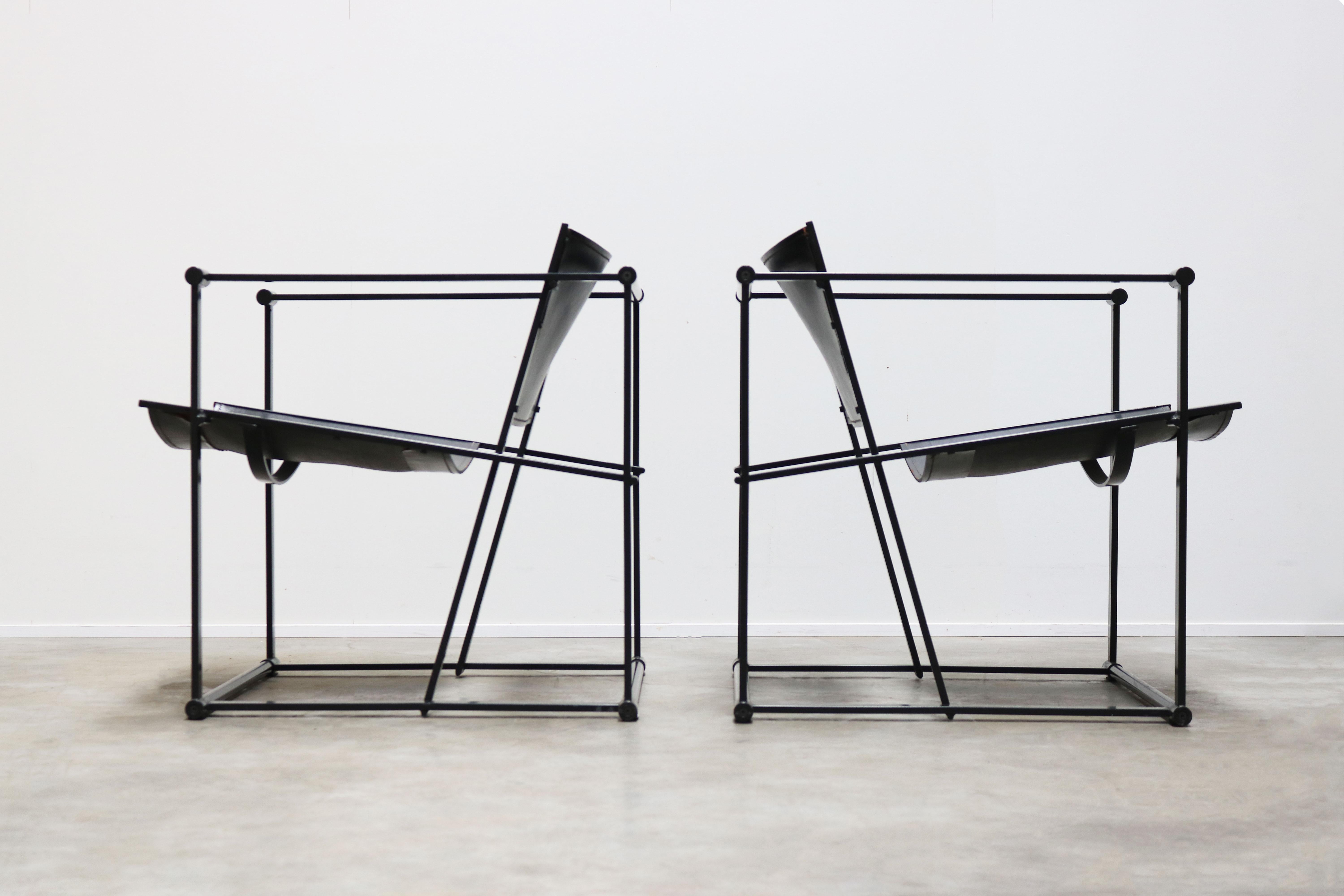 Late 20th Century Pair of Steel and Black Leather FM62 Chairs by Radboud Van Beekum for Pastoe