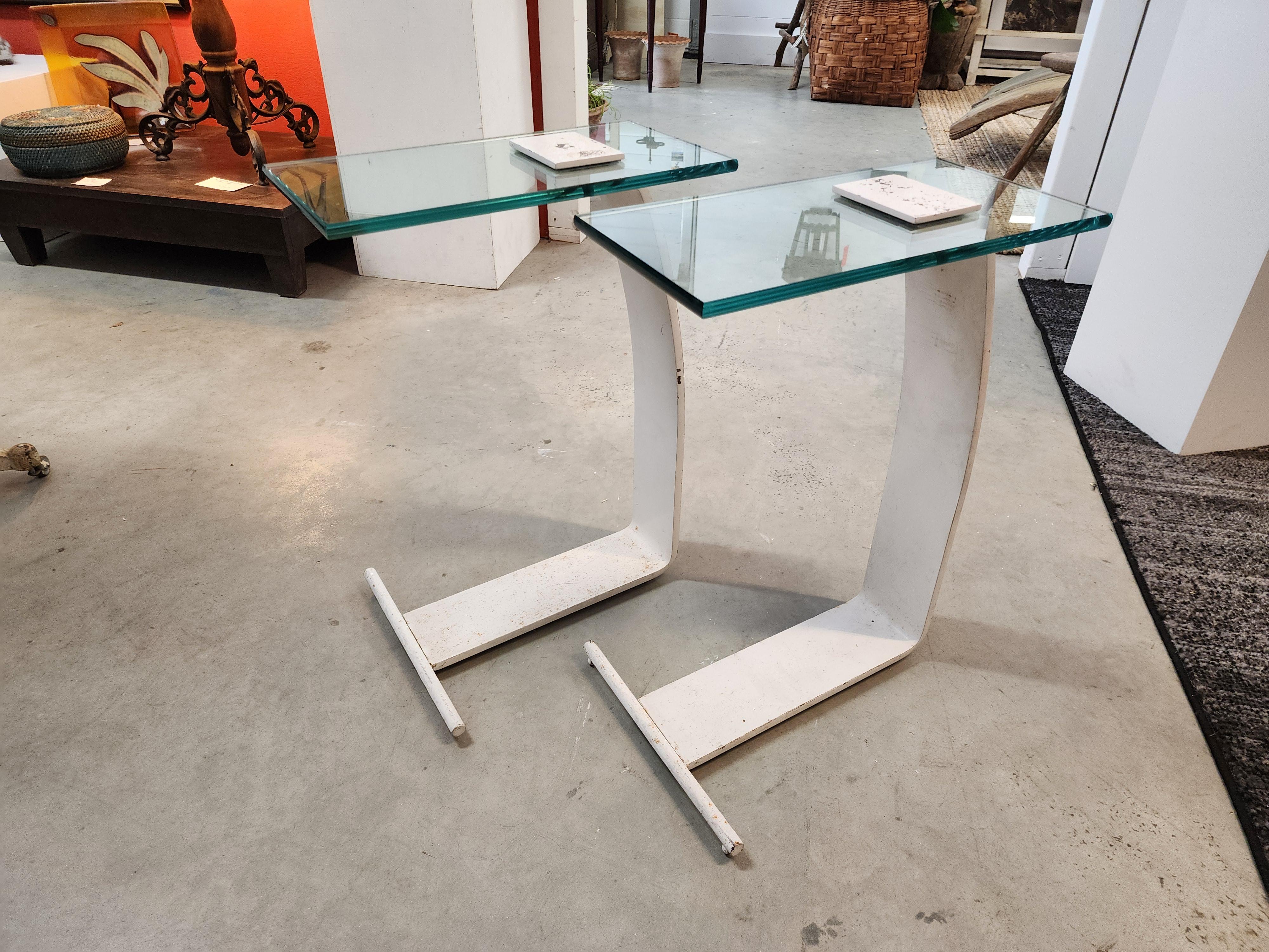 Pair of Steel and Glass Cantilevered Side Tables by Design Institute of America In Good Condition For Sale In Hudson, NY