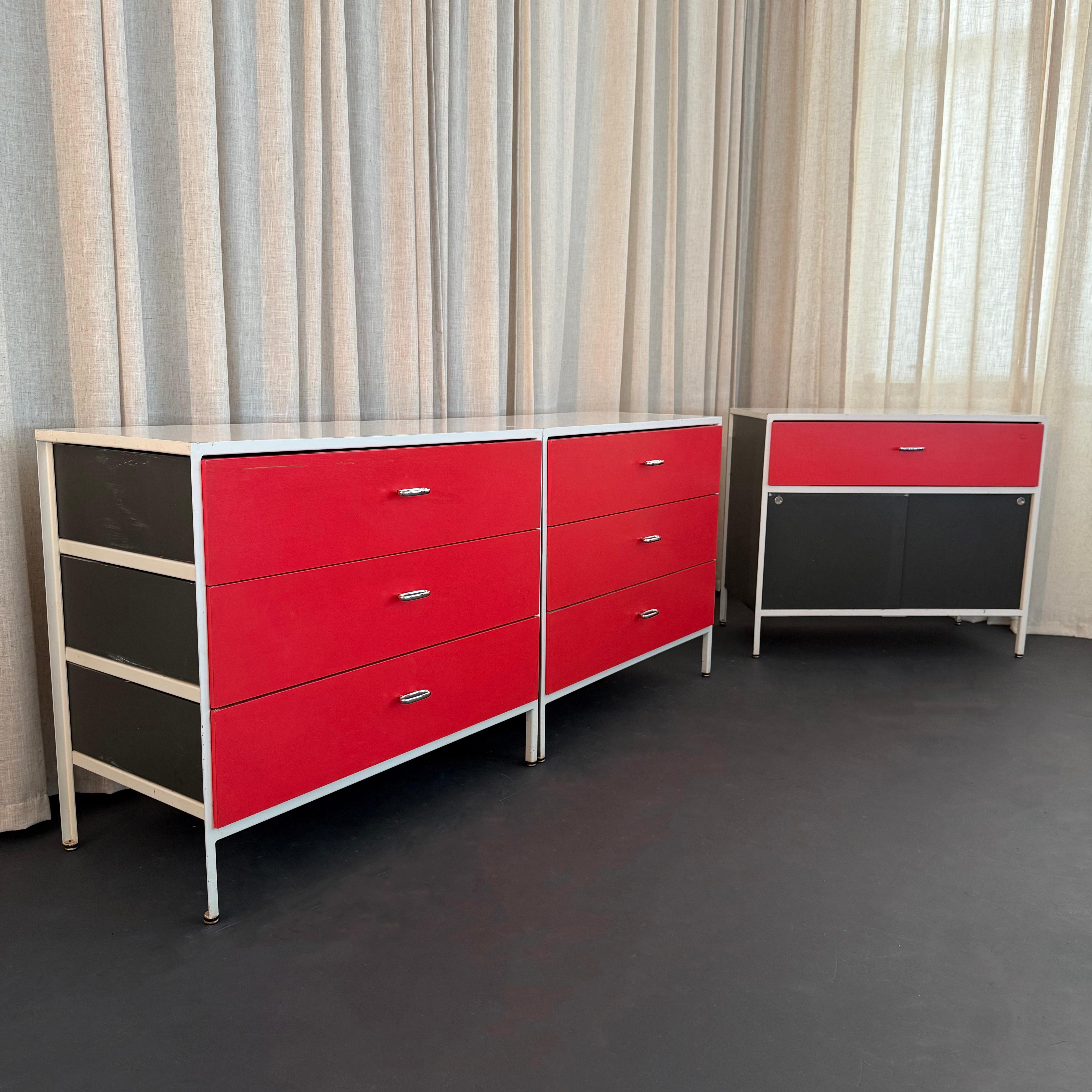 XX secolo Coppia di comò con struttura in acciaio di George Nelson per Herman Miller in vendita