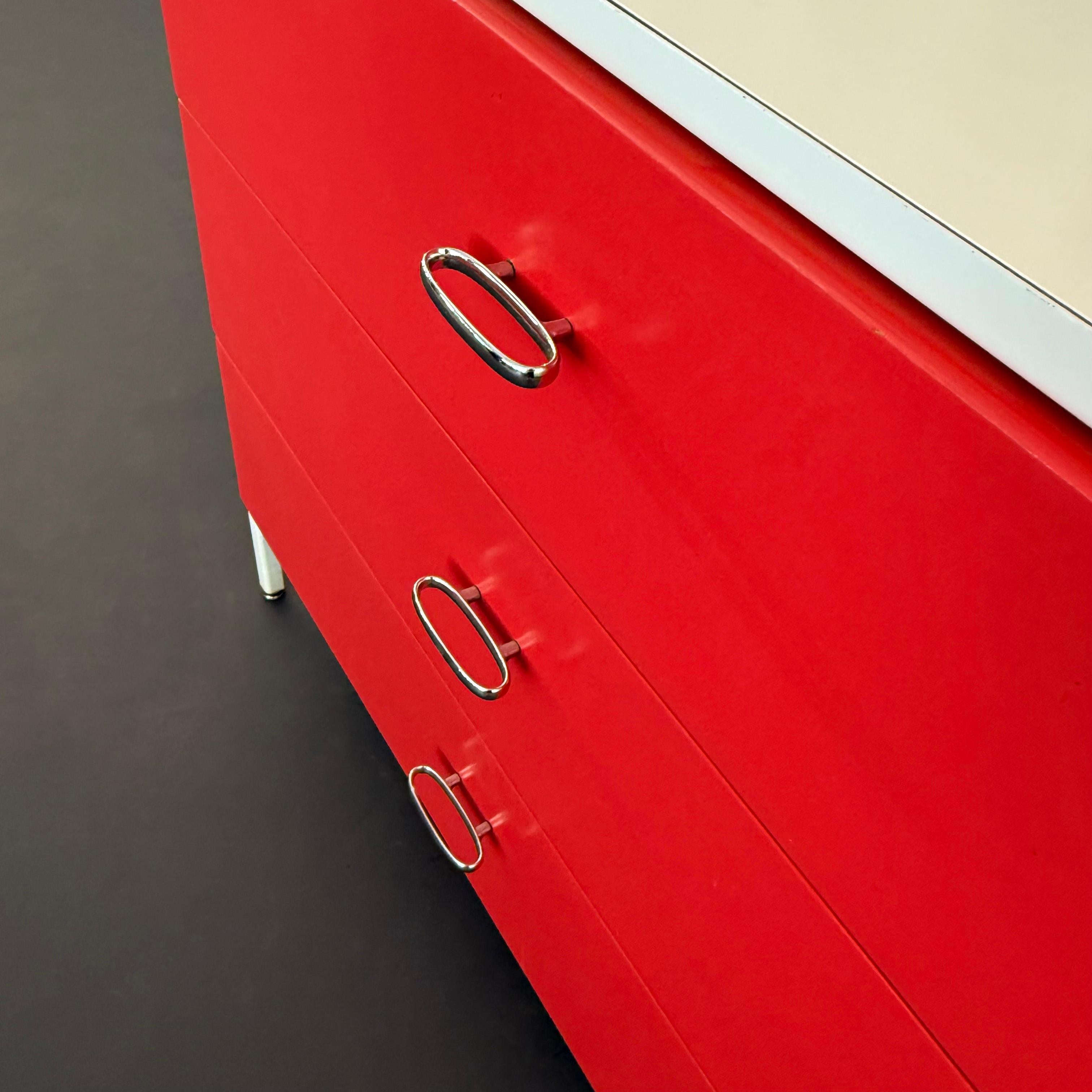Coppia di comò con struttura in acciaio di George Nelson per Herman Miller in vendita 1