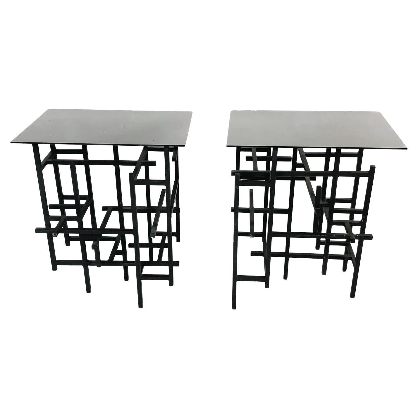 Paire d'extrémités ou de tables consoles en acier et verre