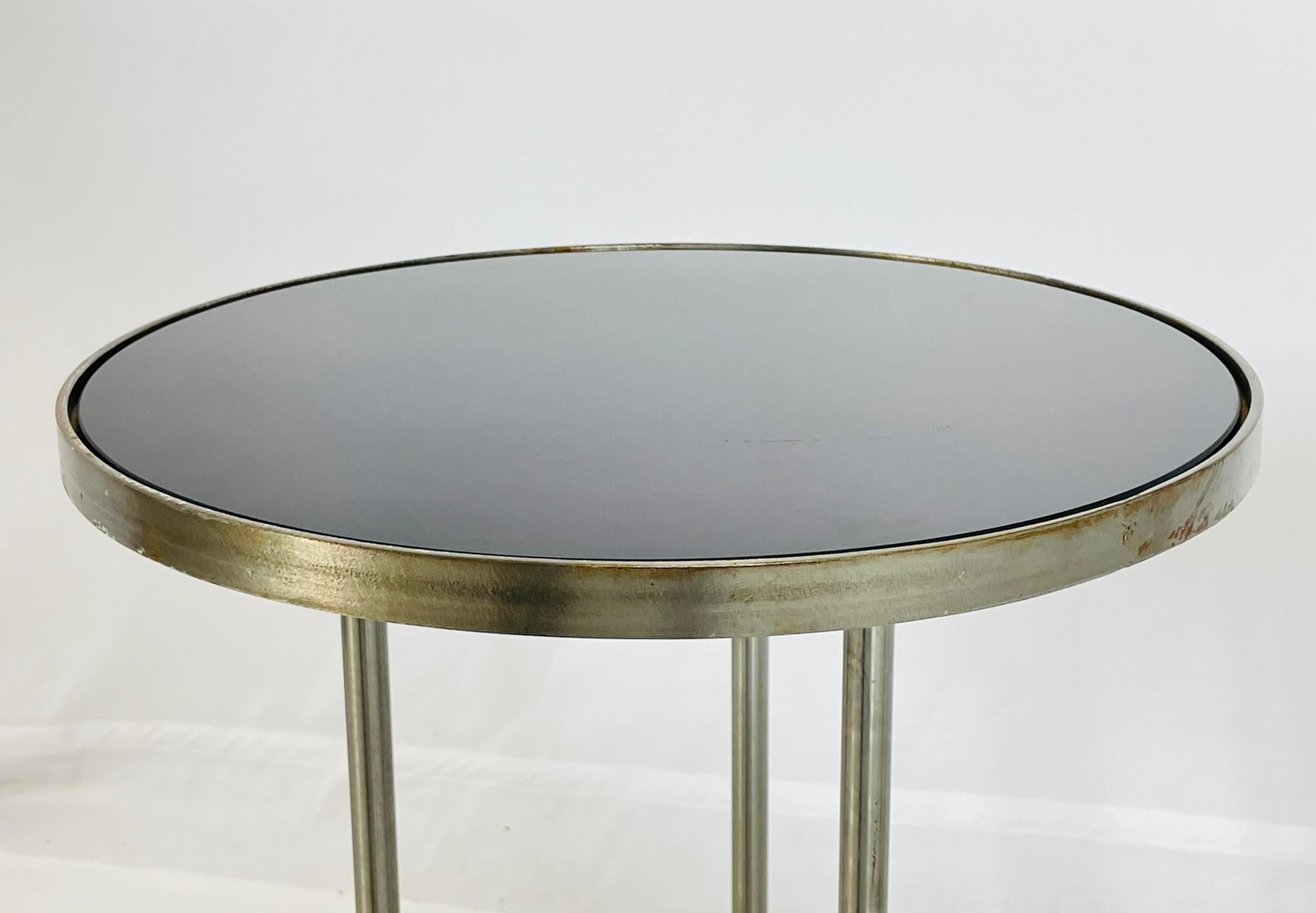Paire de tables d'appoint/d'extrémité en acier et verre fabriquées en Italie en vente 8