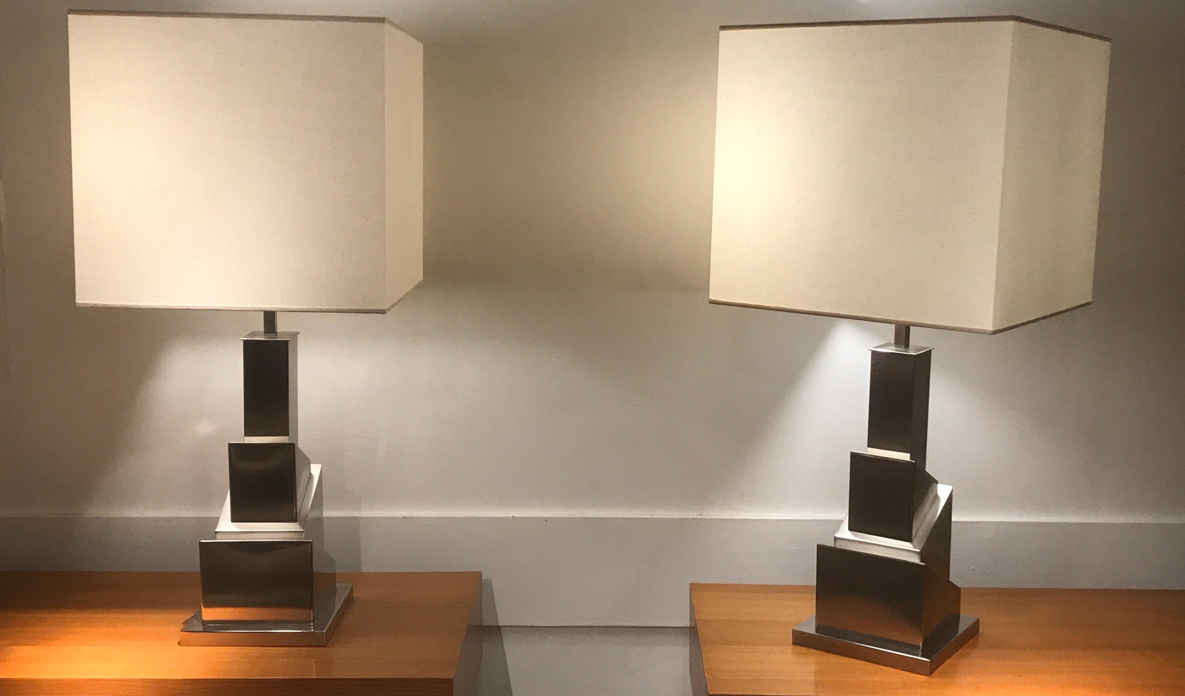 1970s pair of lamps in brushed steel, signed by Romeo Rega
Italy
Brand new shades
Perfect condition.