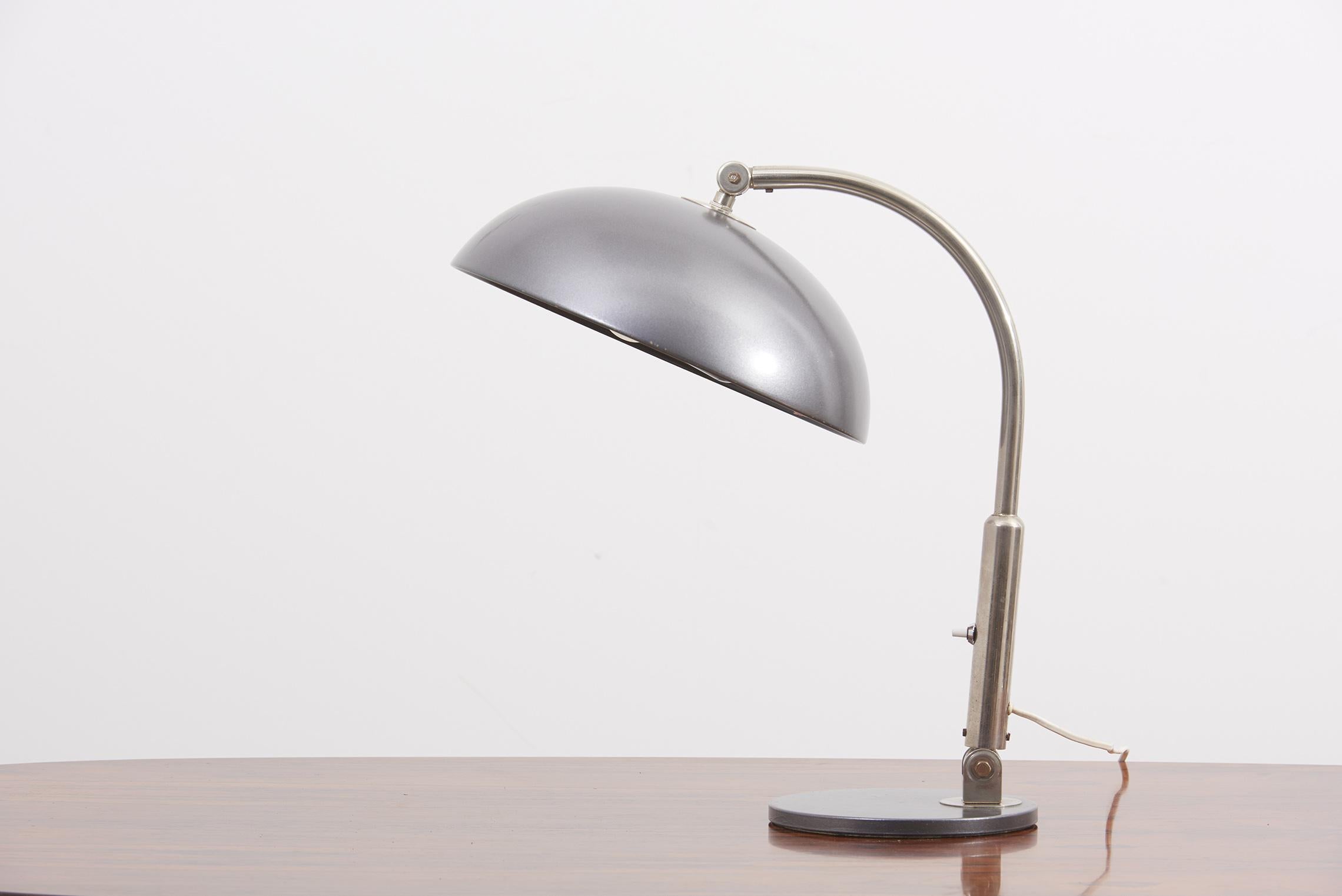 Paire de lampes de table en acier:: années 1950-1960 en vente 10