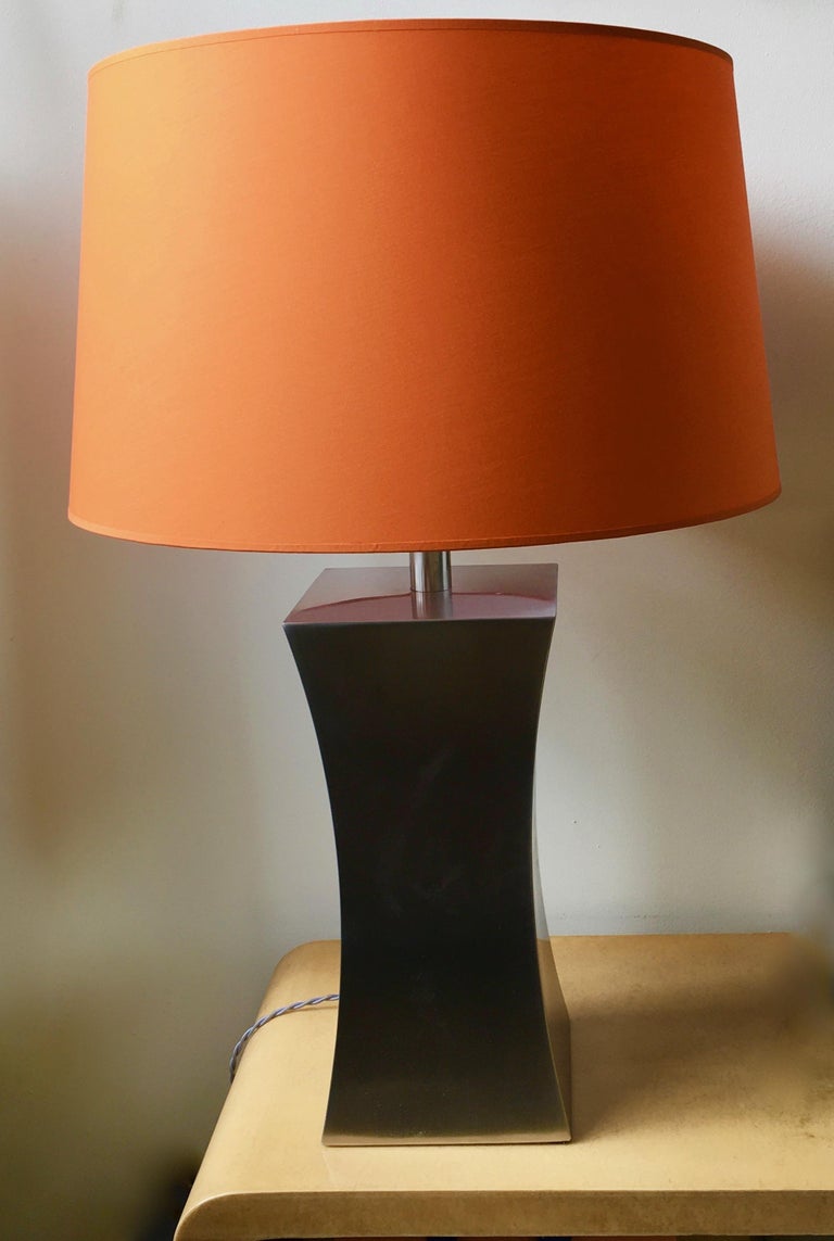 Pair of Steel Table Lamps with Orange Lampshades by Françoise Sée, France, 1970 For Sale 5