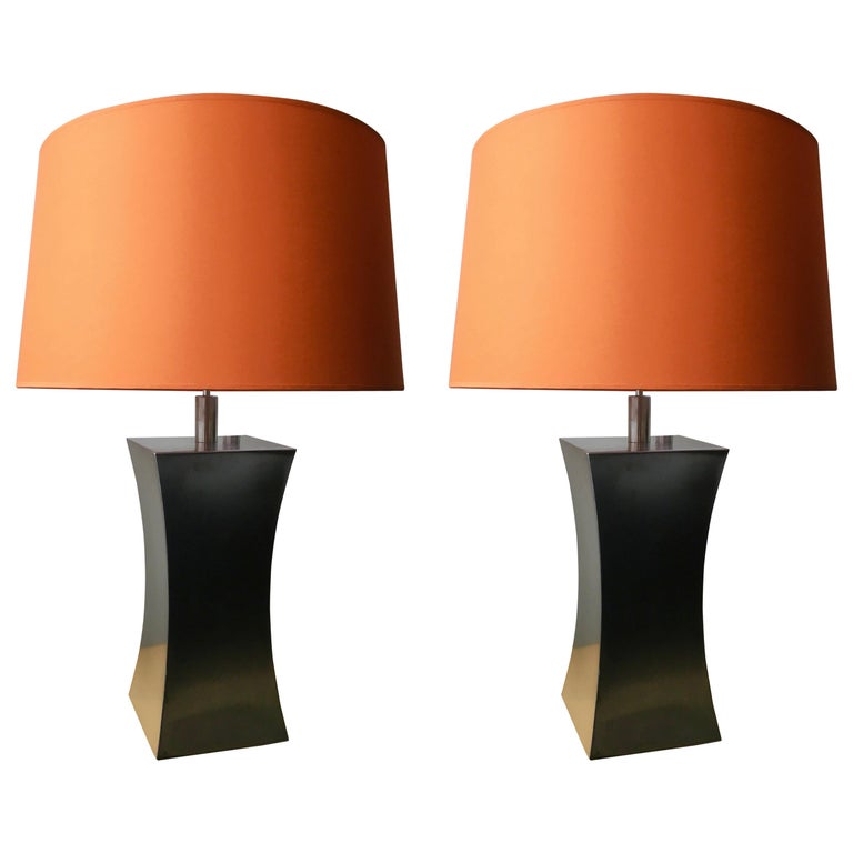 Pair of Steel Table Lamps with Orange Lampshades by Françoise Sée, France, 1970 For Sale