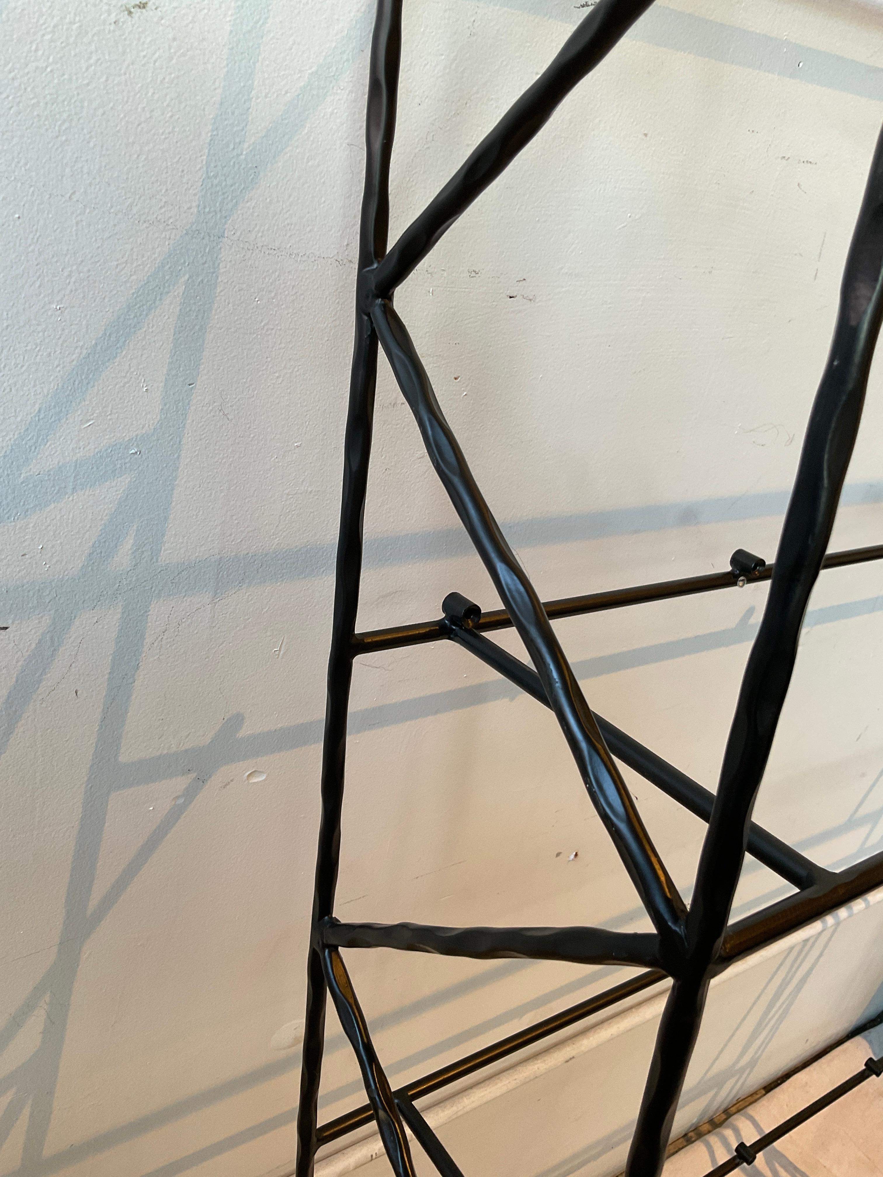 Paire d'étagères murales en acier en vente 2
