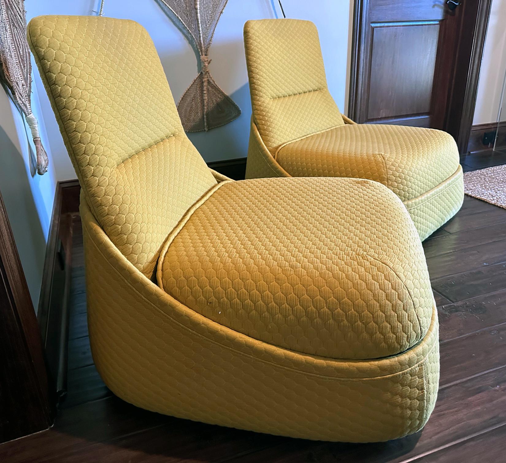 Americano Coppia di sedie da salotto convertibili Steelcase Hosu con ottomana Patricia Urquiola in vendita