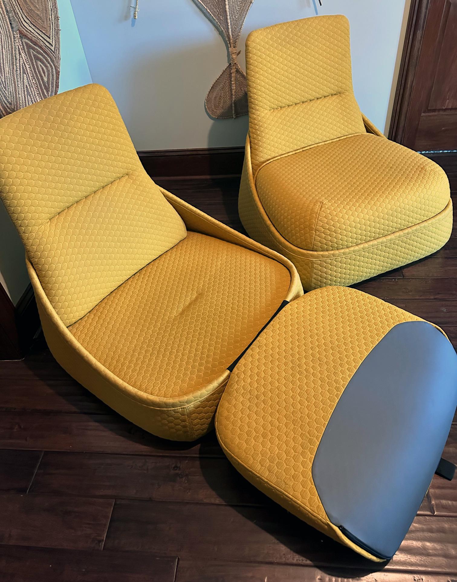 XXI secolo e contemporaneo Coppia di sedie da salotto convertibili Steelcase Hosu con ottomana Patricia Urquiola in vendita