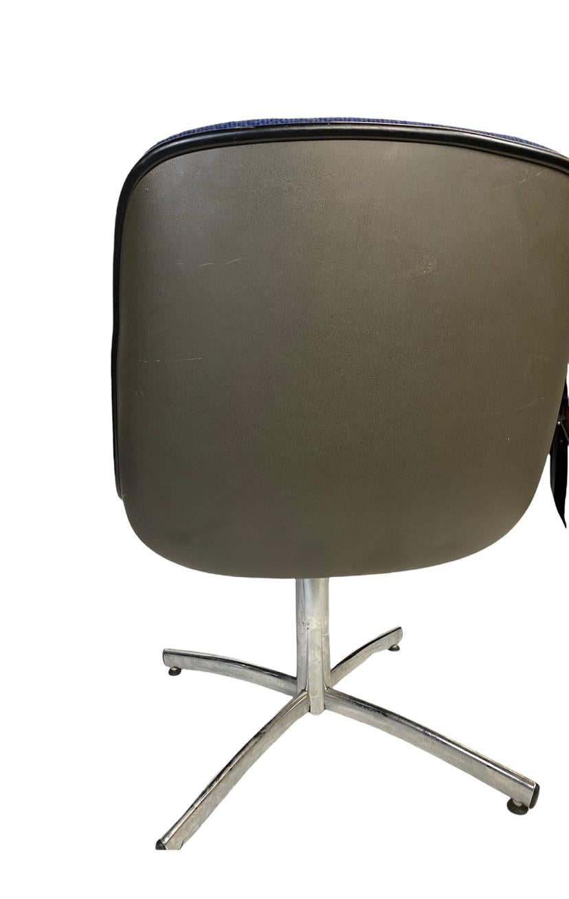 Pair of Steelcase Office Desk Chairs 5