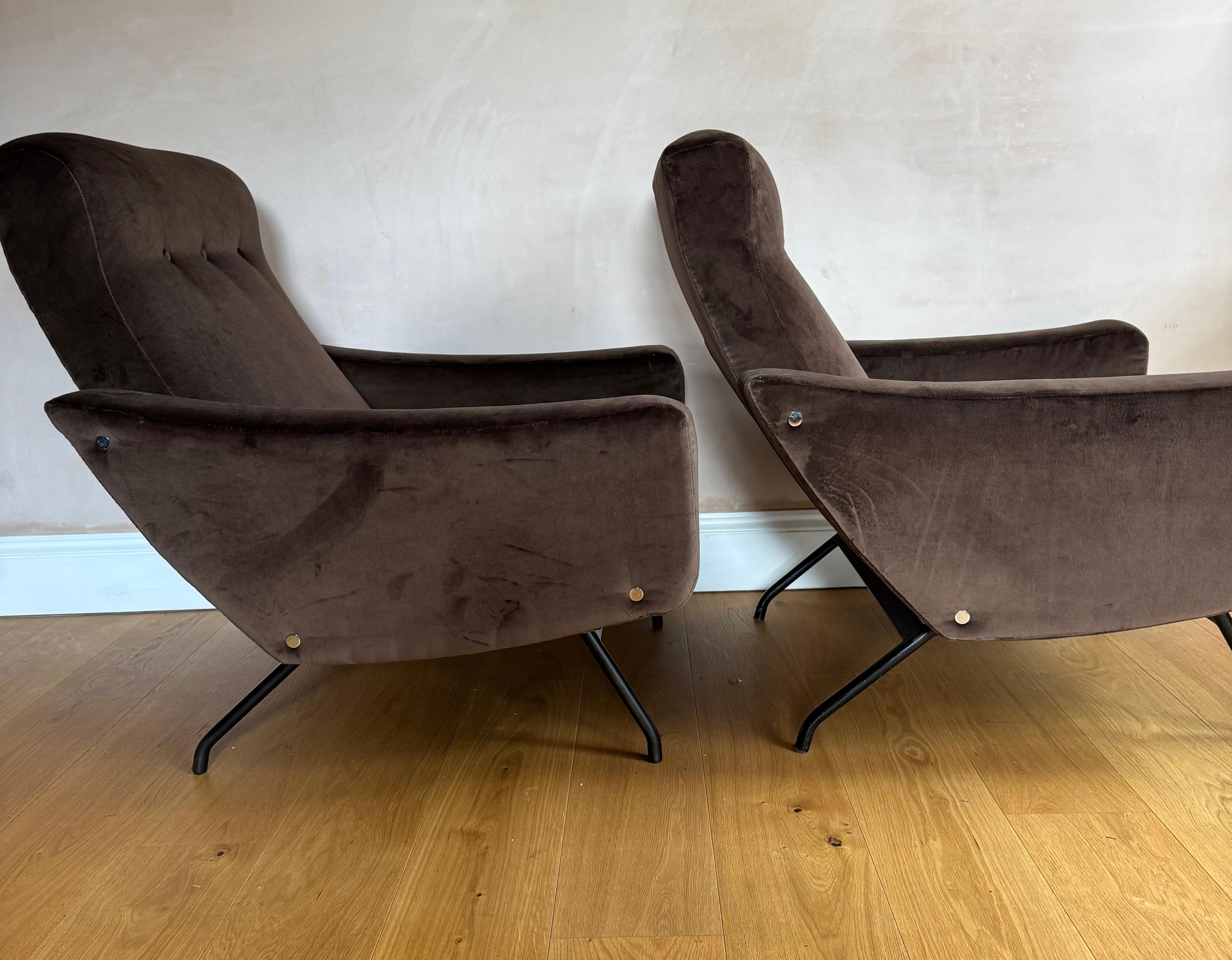 Coppia di poltrone Steiner Galeon attribuite a Joseph Andre Motte in vendita 1