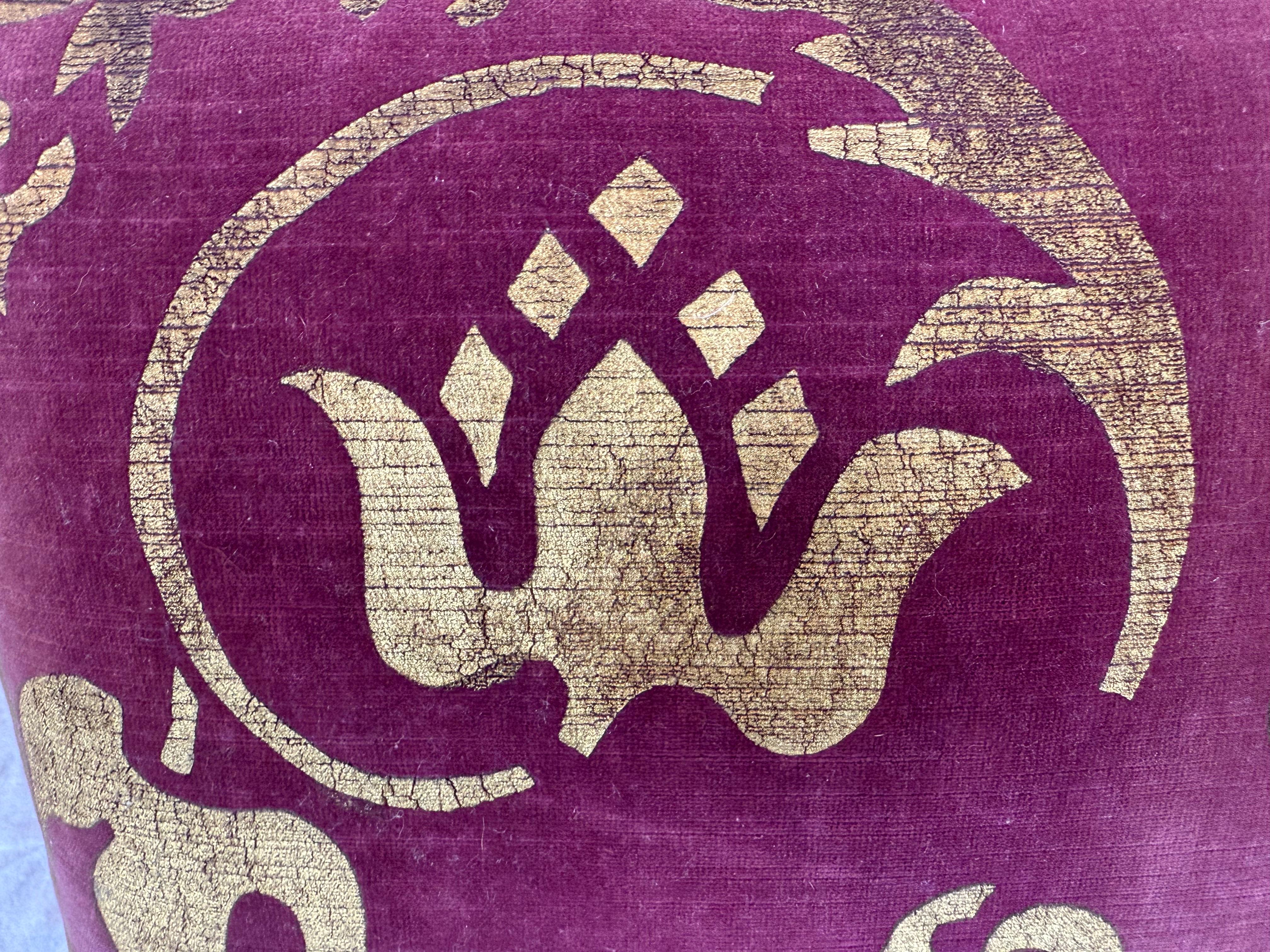 Barocco Coppia di cuscini in velluto stencil Nomi Textiles in vendita