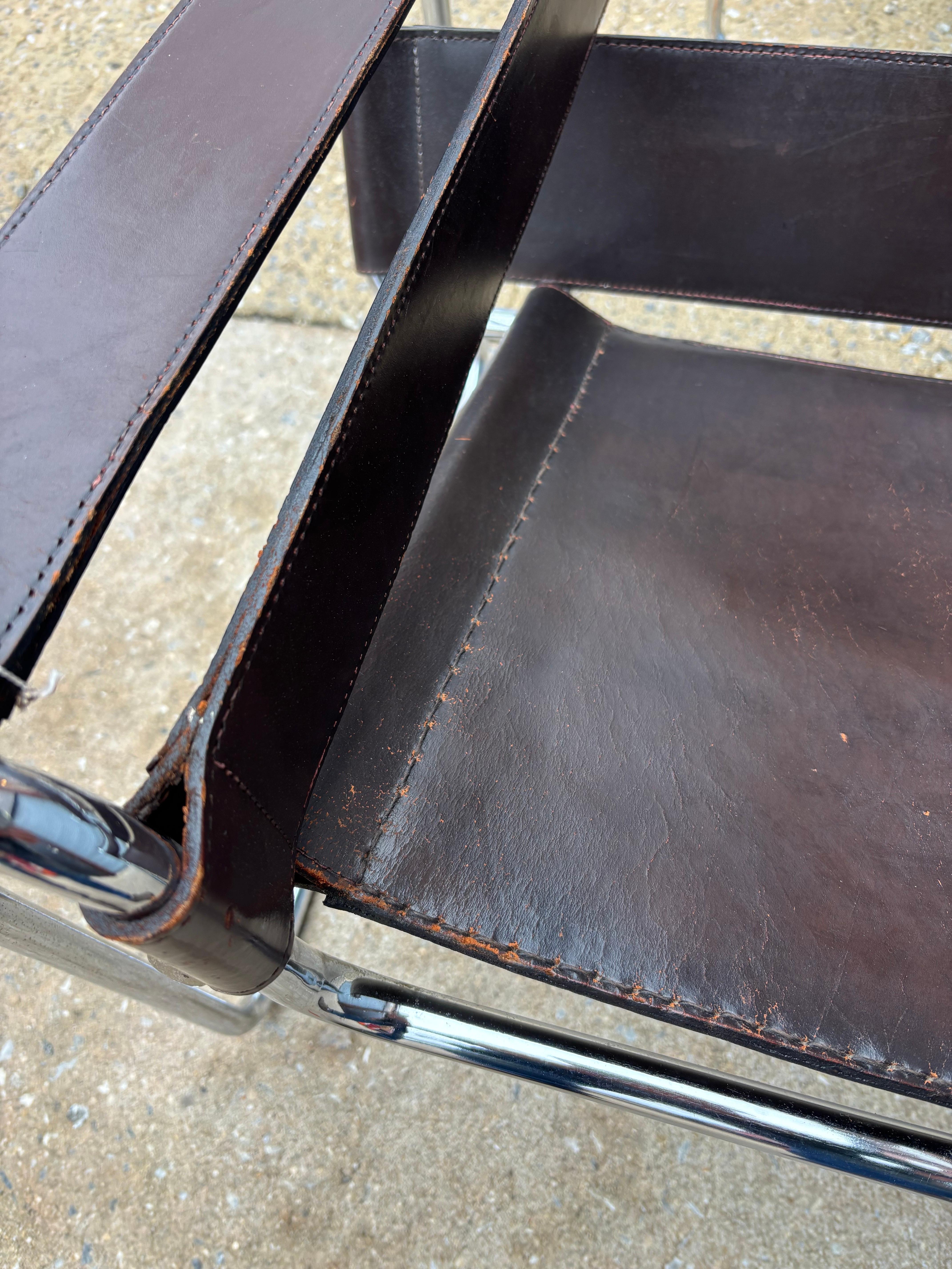 ¡Pareja de sillas Stendig Wassily con gran pátina! Hecho a máquina