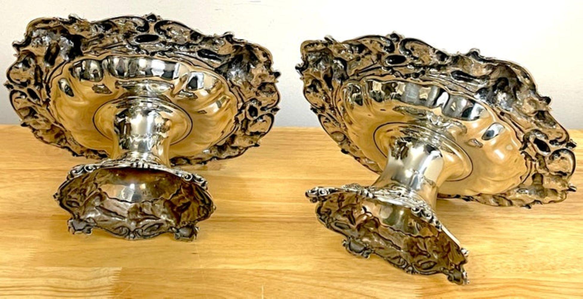 Belle Époque Pair of Sterling Repoused  Iris Motif Compotes, by Whiting  en vente