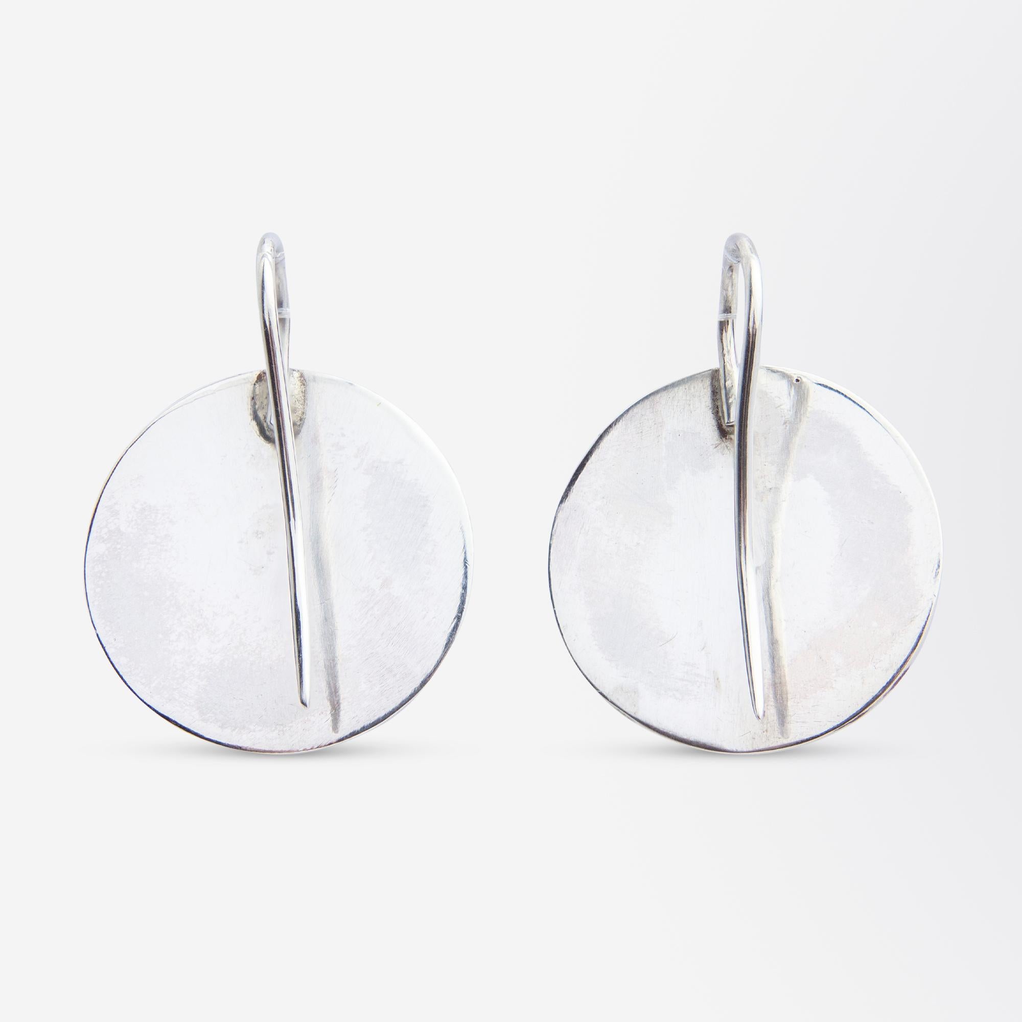 Pair of Sterling Silver Aesthetic Movement Earrings In Good Condition For Sale In Brisbane, QLD