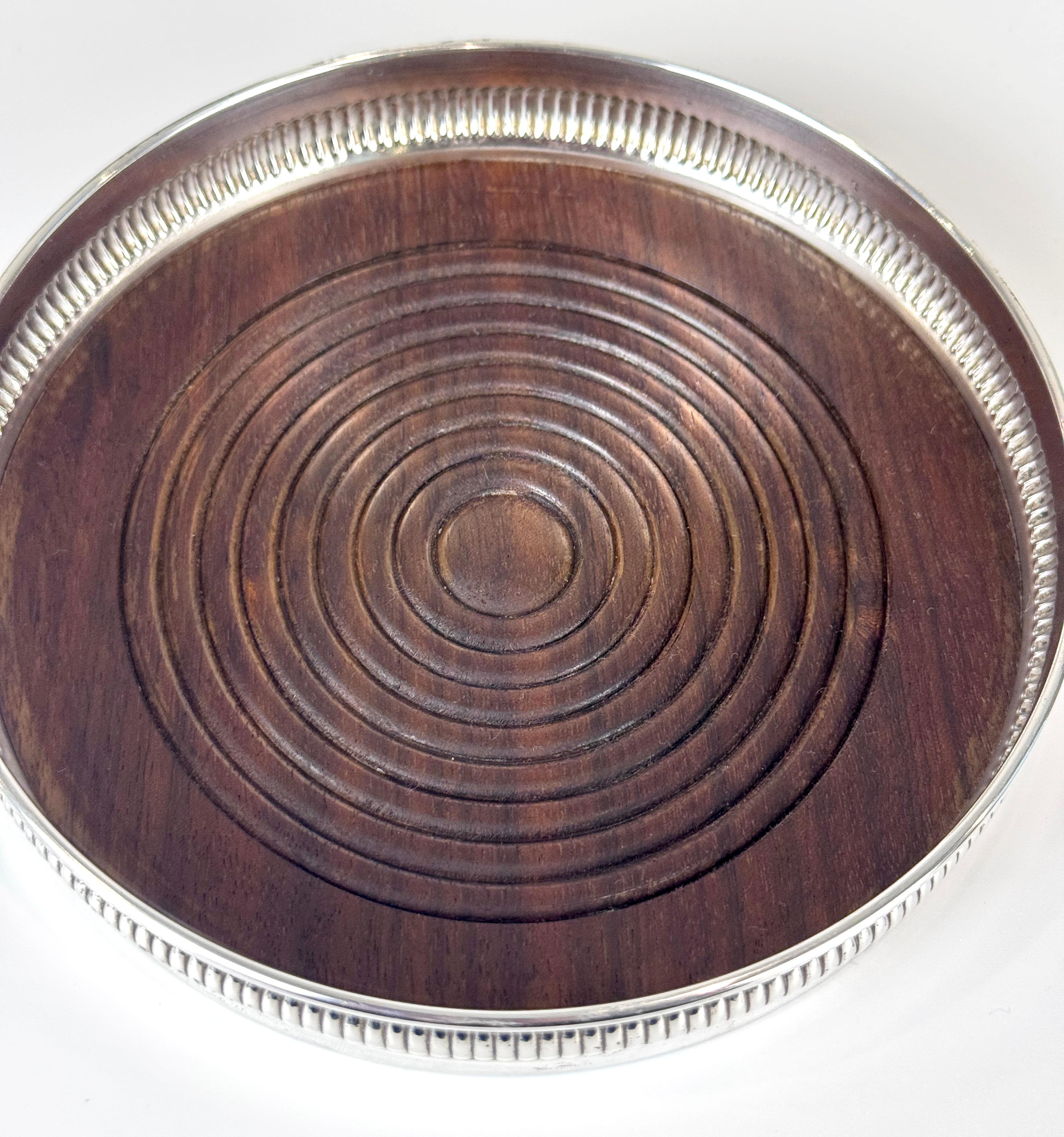 Par de posavasos de vino de plata de ley y madera torneada en venta 3