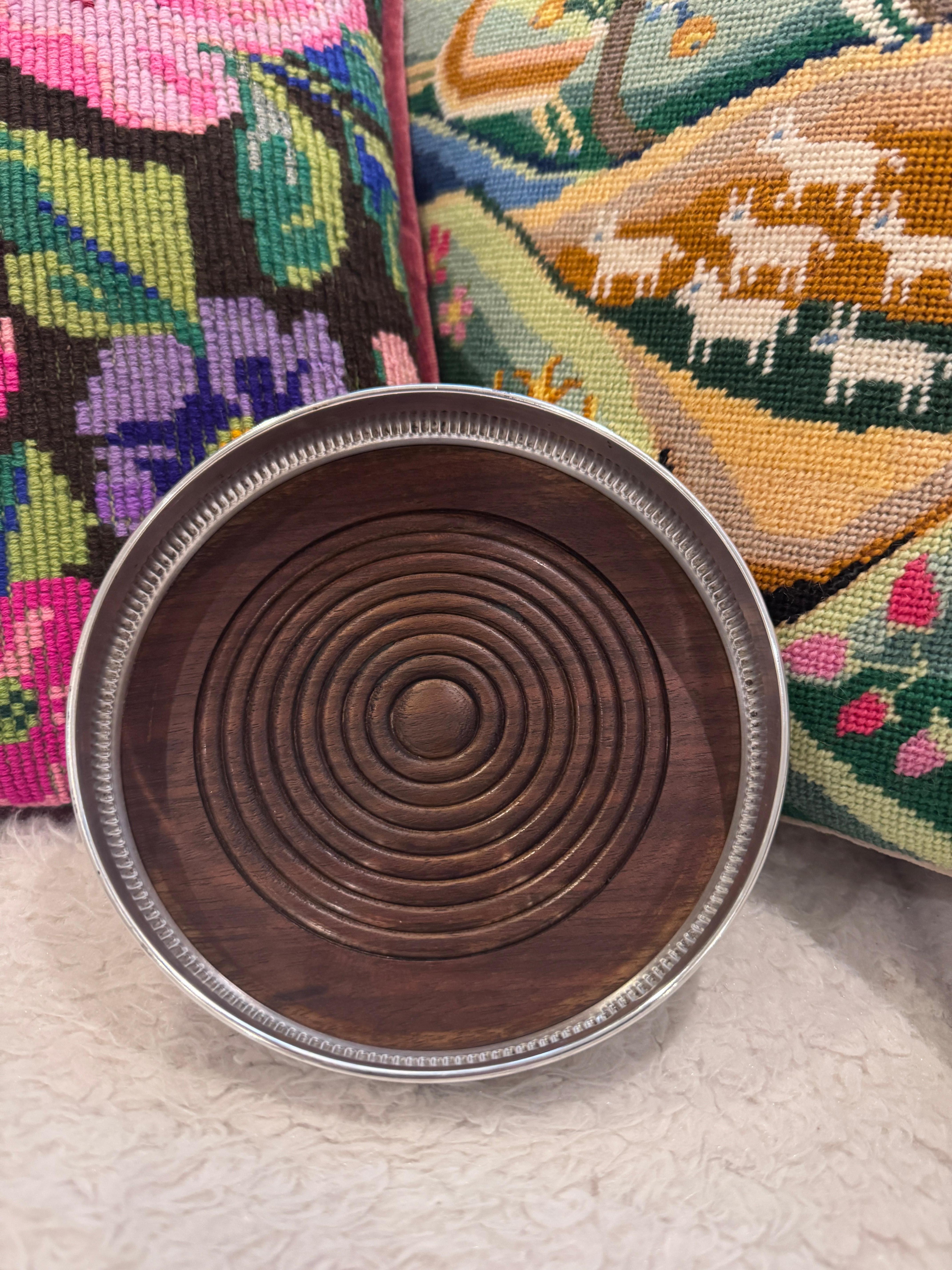 Par de posavasos de vino de plata de ley y madera torneada en venta 4