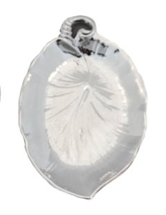 Coppia di piatti a foglia in argento Sterling Art Nouveau