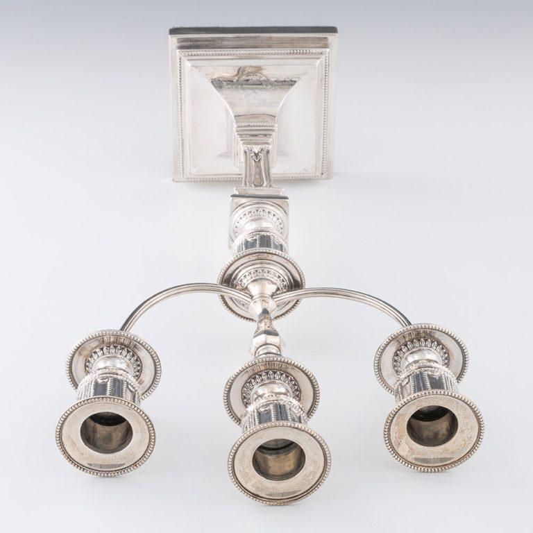 Argent Paire de candélabres en argent sterling Sheffield 1883 en vente