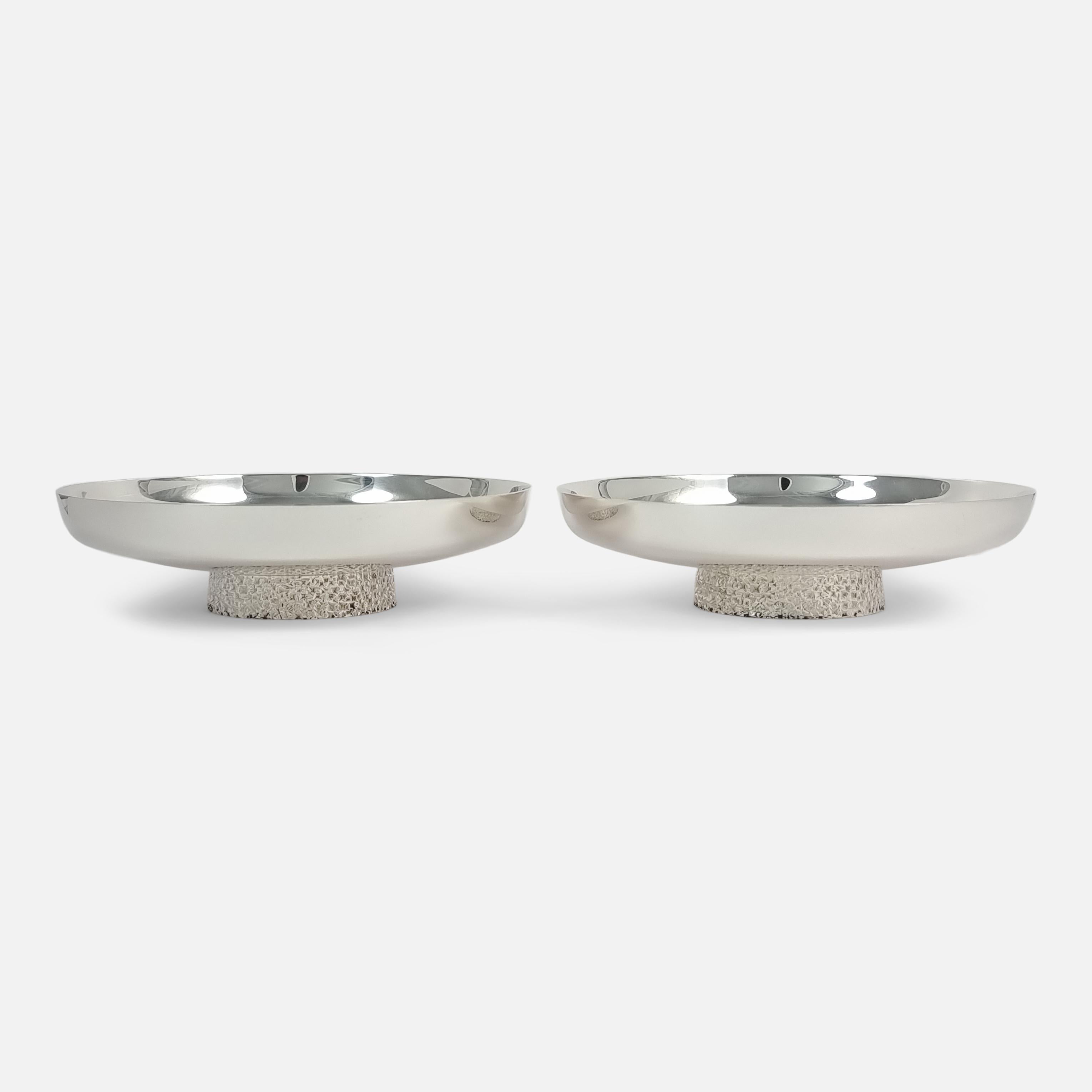 Modern Pair of Sterling Silver Dishes, Christopher Nigel Lawrence For Sale