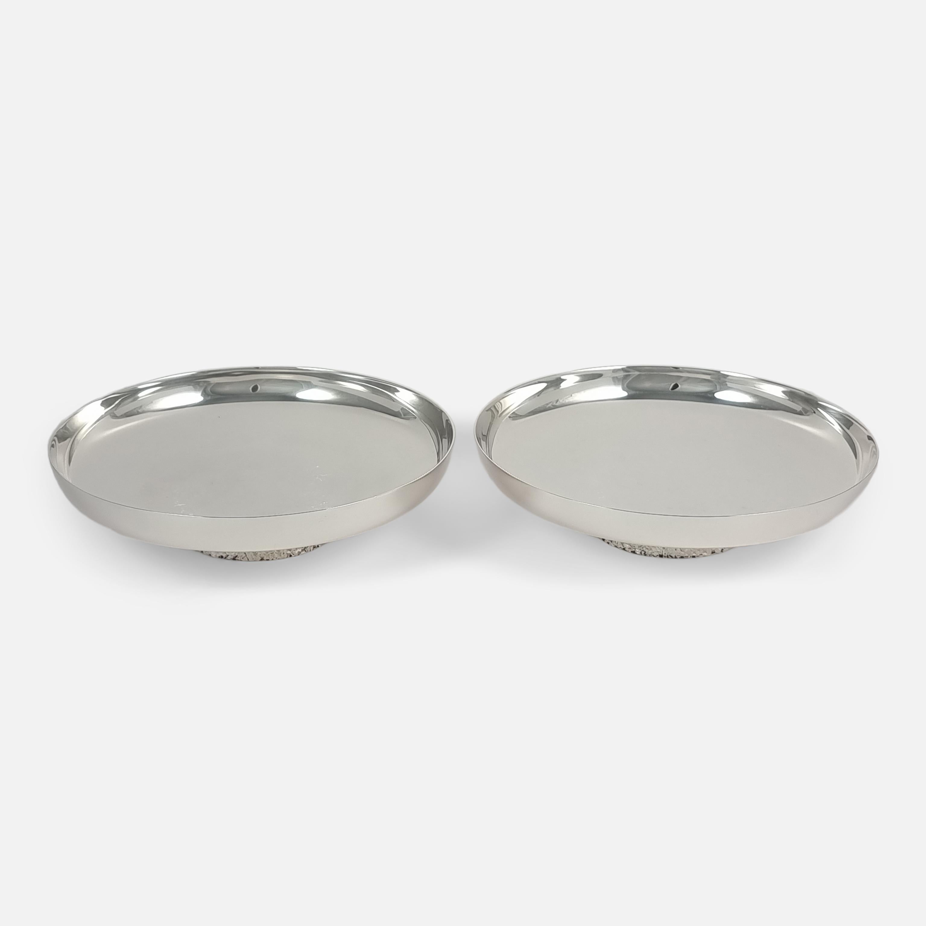 Late 20th Century Pair of Sterling Silver Dishes, Christopher Nigel Lawrence For Sale