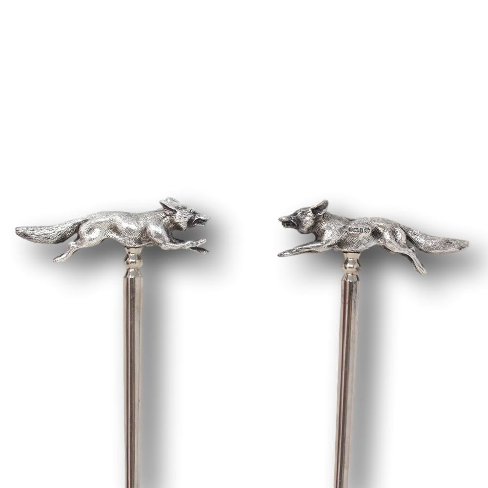 Argento Coppia di tira-scarpe a forma di volpe in argento massiccio, William Hutton & Sons Sheffield 1898 in vendita