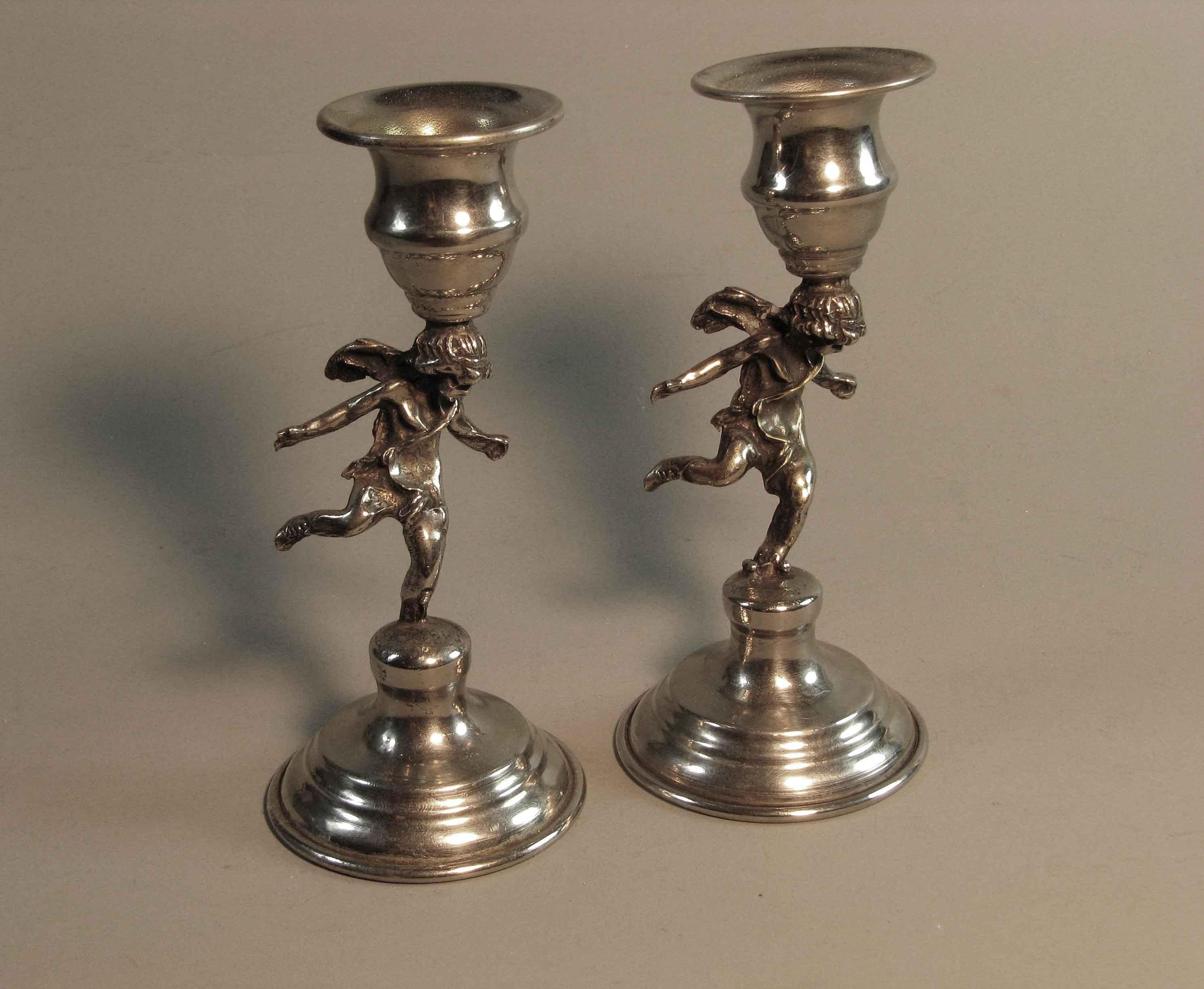 20ième siècle Paire de chandeliers de shabbat en argent sterling et verre fusionné en vente