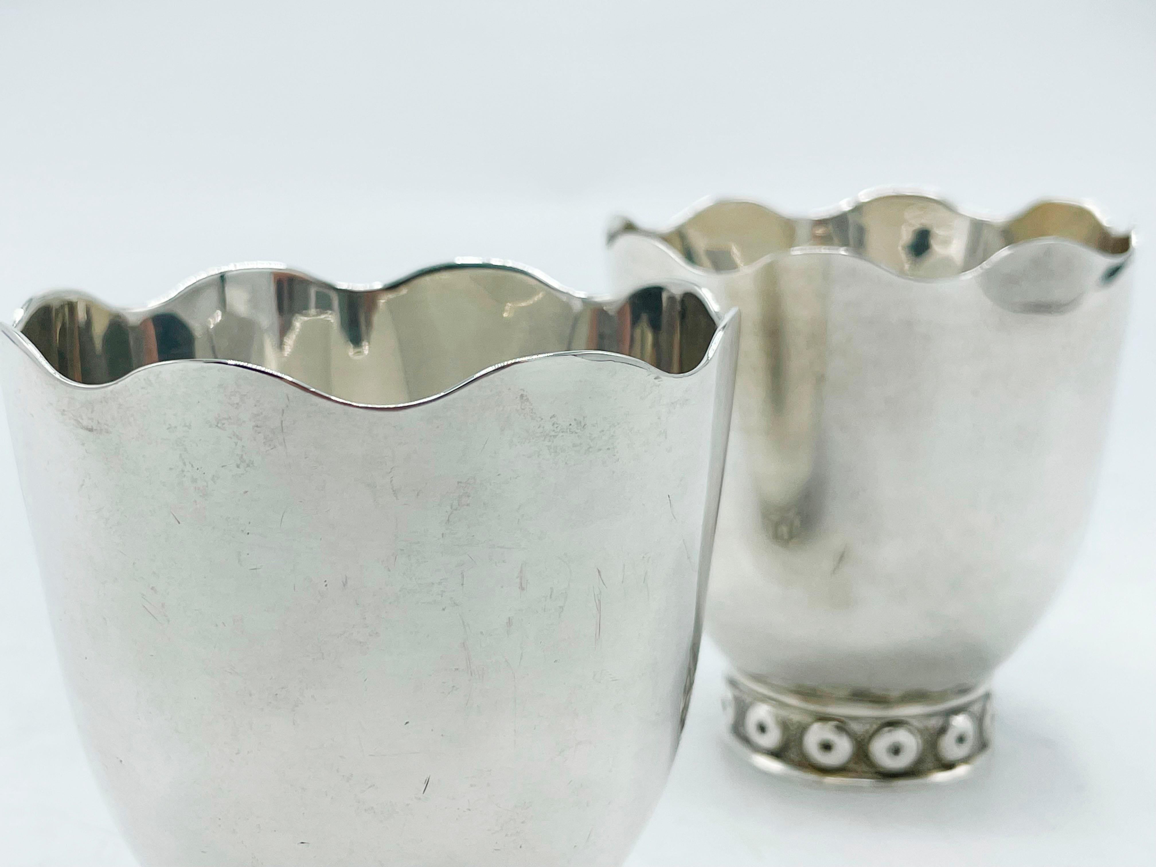 Carved Pair of sterling Silver Glasses by Tane Orfebres For Sale