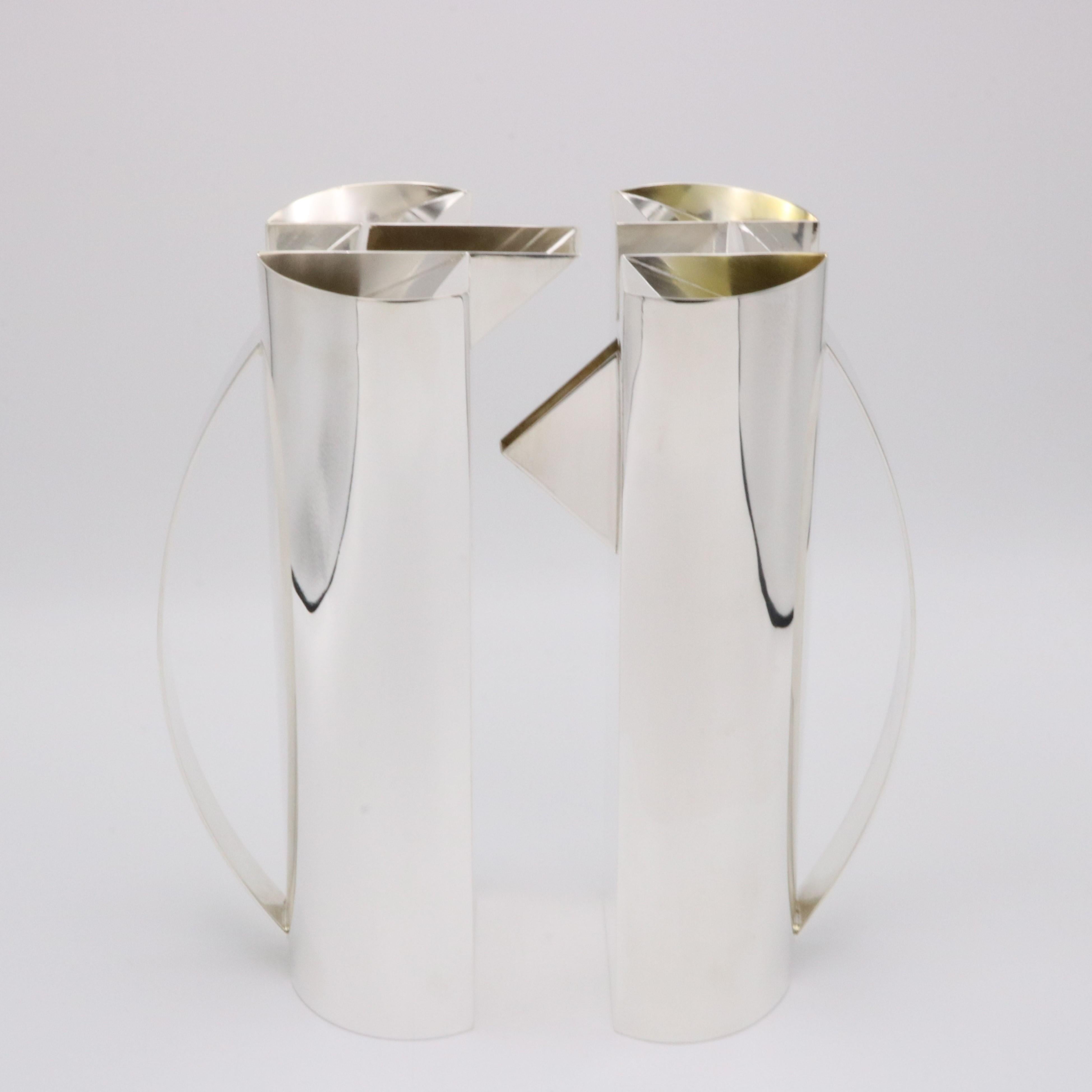 Italiano Coppia di caraffe intrecciate in argento sterling in vendita