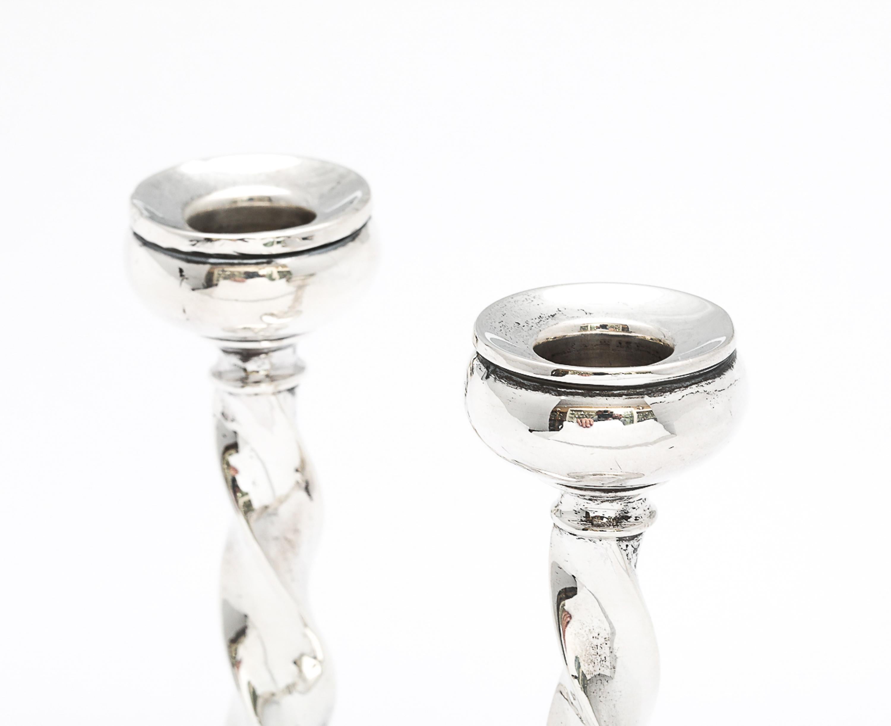 Coppia di candelieri in argento sterling in stile giacobino Barley Twist in vendita 5