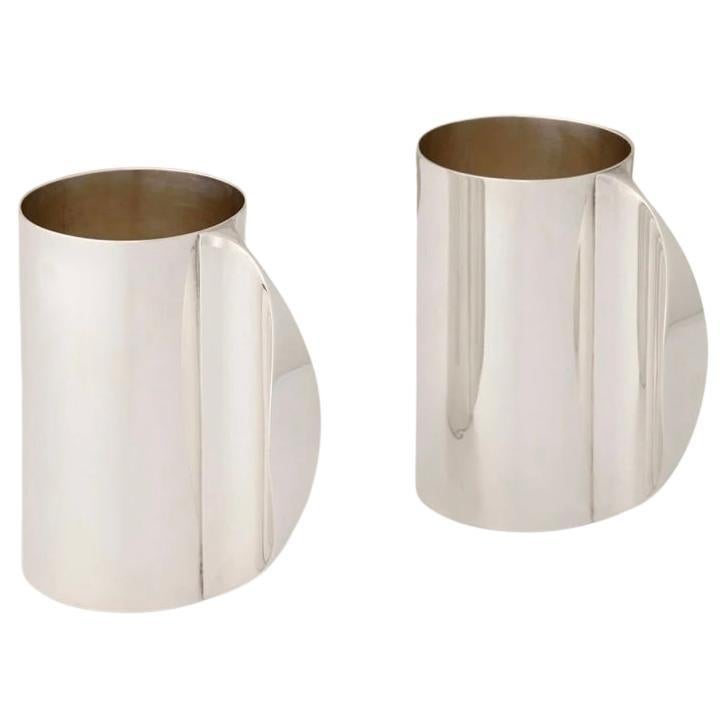 Pareja de tazas de plata de ley diseñadas por Ubaldo Vitali para Bulgari en venta