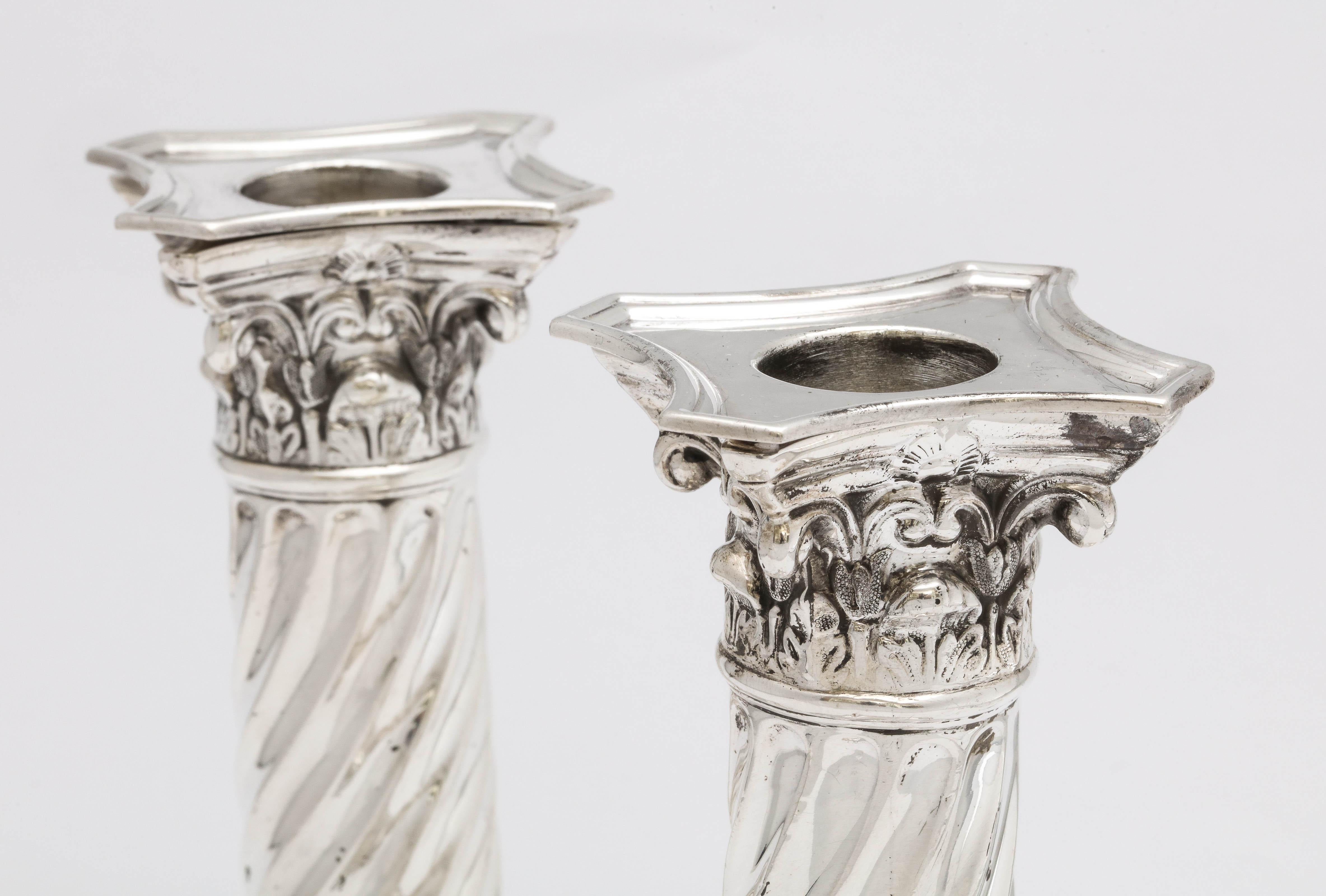 Pair of Sterling Silver Neoclassical Corinthian Column Candlesticks In Good Condition In New York, NY