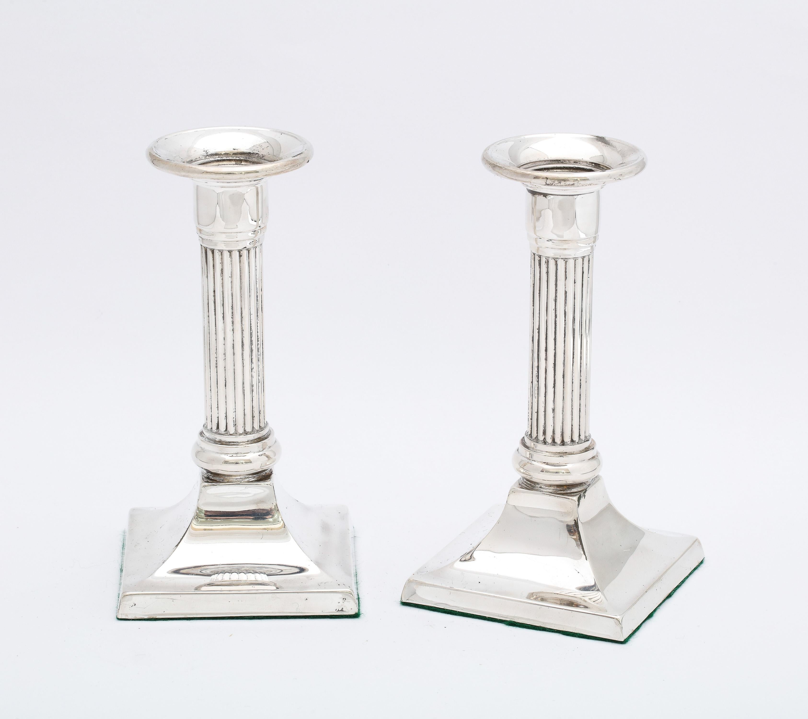Pair of Sterling Silver Neoclassical-Style Column-Form Candlesticks In Good Condition For Sale In New York, NY