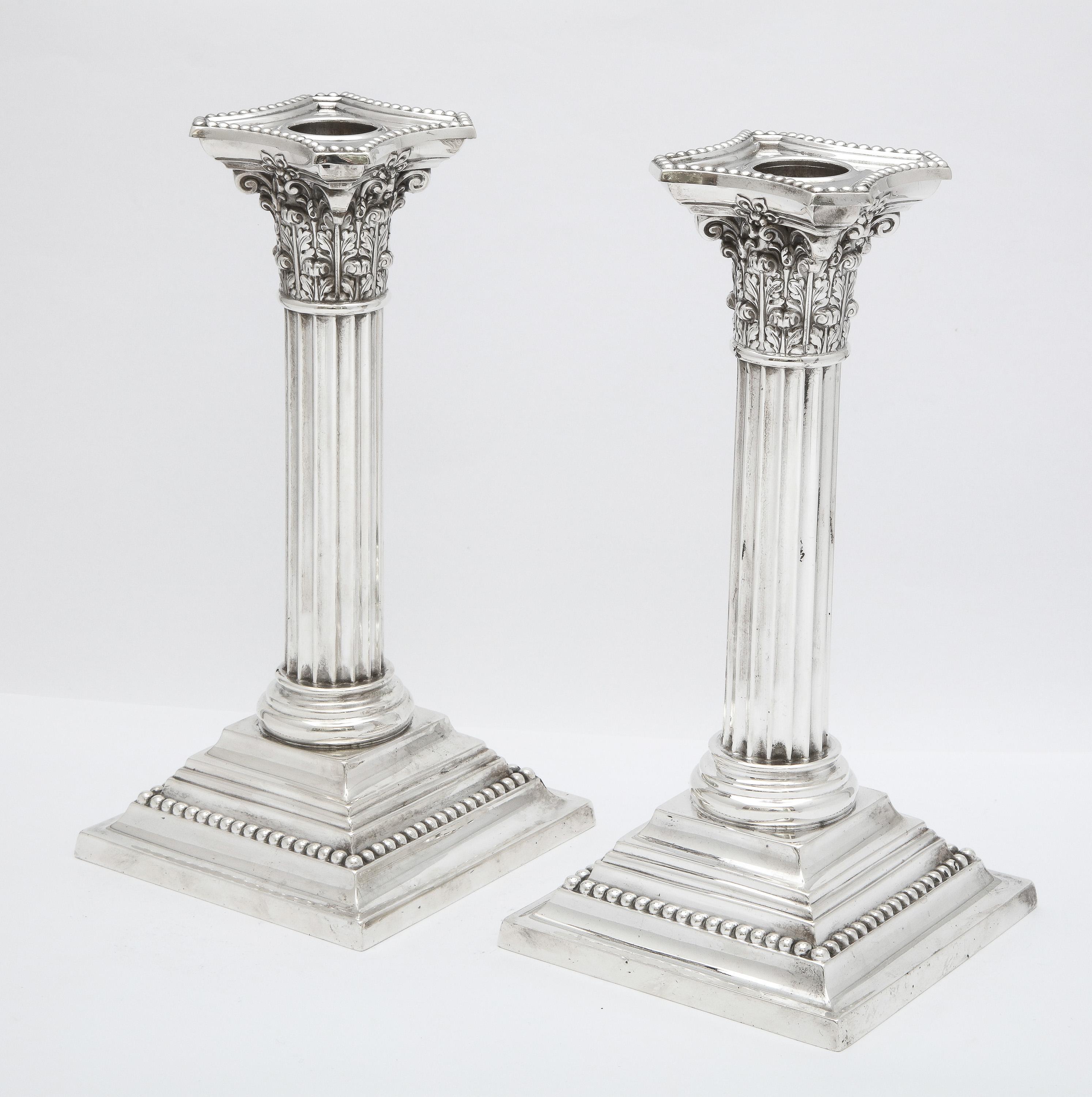 Pair of Sterling Silver Neoclassical-Style Corinthian Column-Form Candlesticks In Good Condition In New York, NY