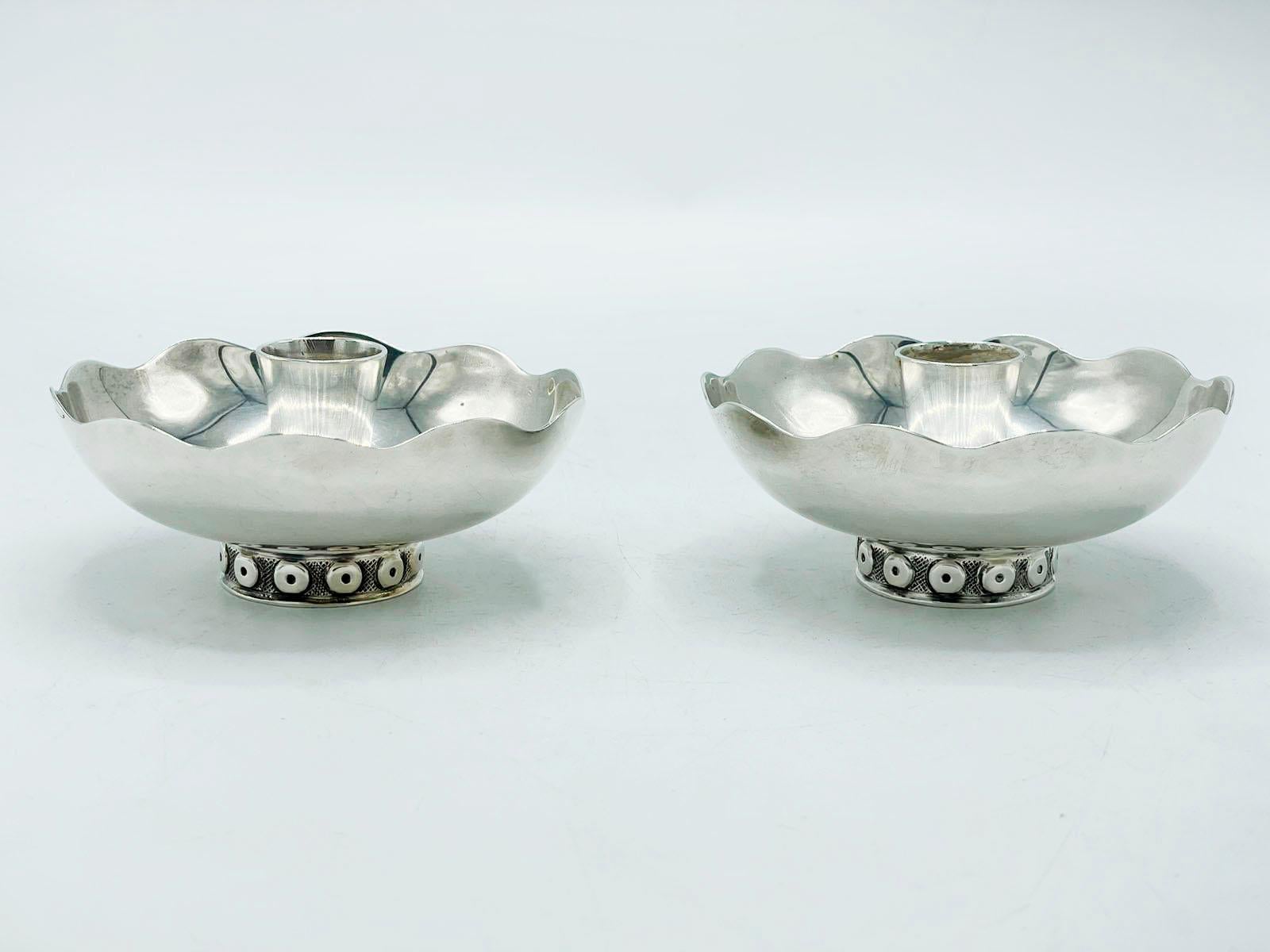 Carved Pair of sterling Silver Pedestal Dish Tray Candle Holder by Tane Orfebres For Sale