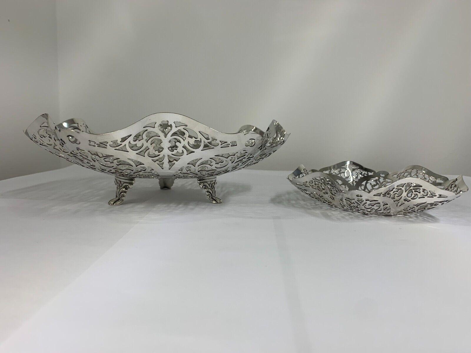 Pair of Sterling Silver Pierced Fruit/Bonbon Dishes by Douglas Heeley, 1969 In Excellent Condition For Sale In London, GB