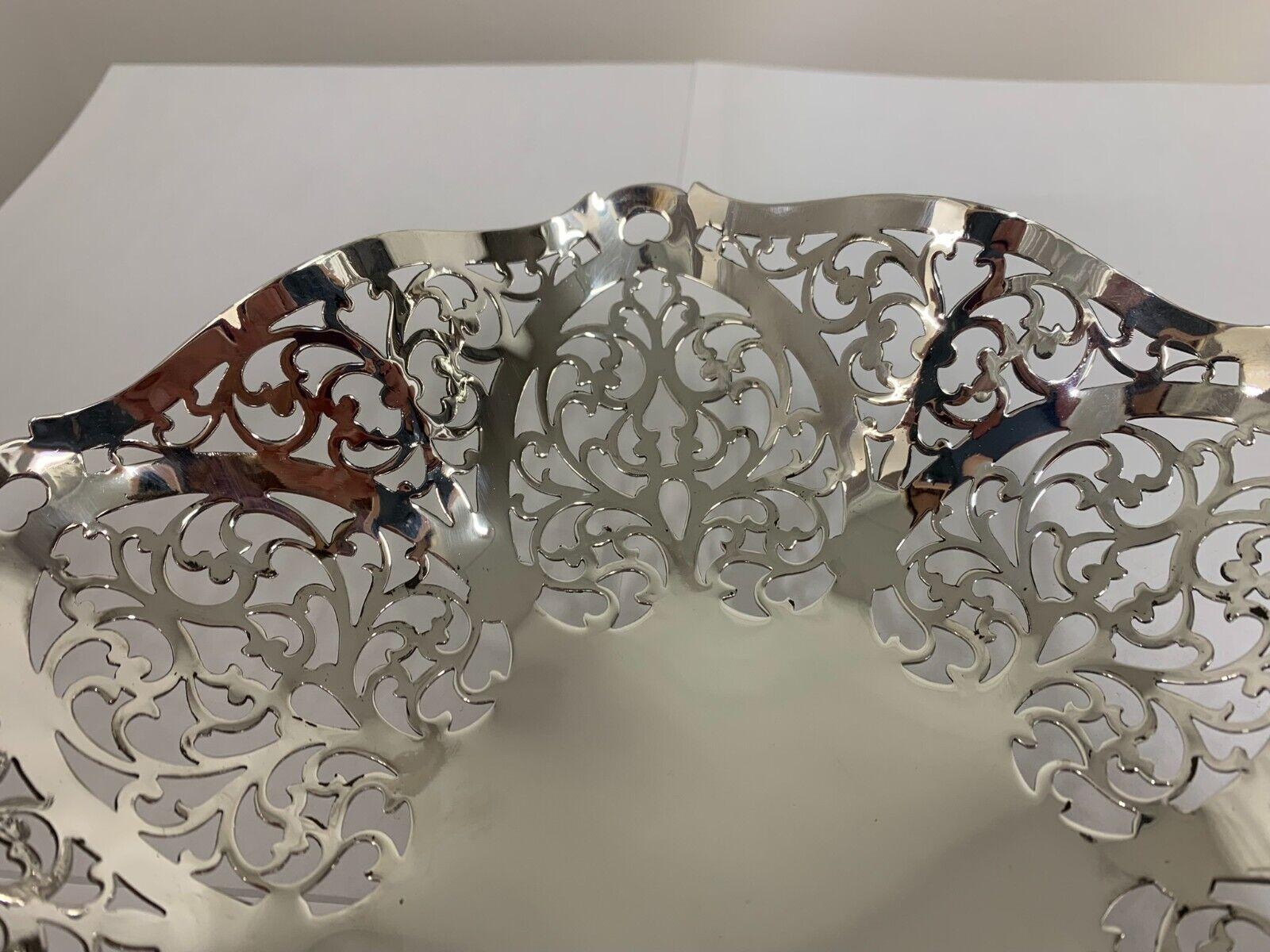 Pair of Sterling Silver Pierced Fruit/Bonbon Dishes by Douglas Heeley, 1969 For Sale 4