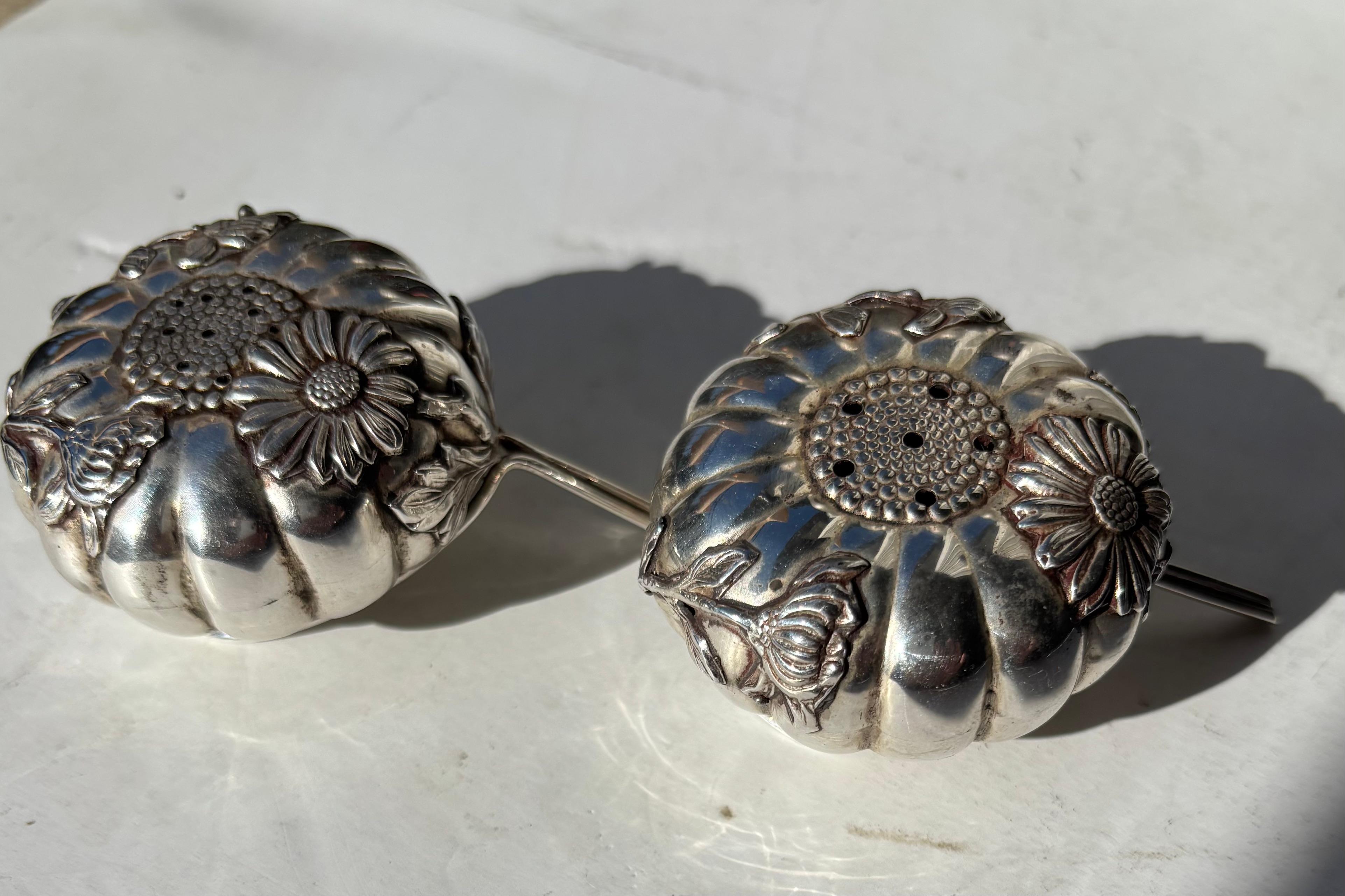 Pair of Sterling Silver salt shakers / cellars , pumpkin / flower lotus , Japan In Good Condition For Sale In Los Angeles, CA