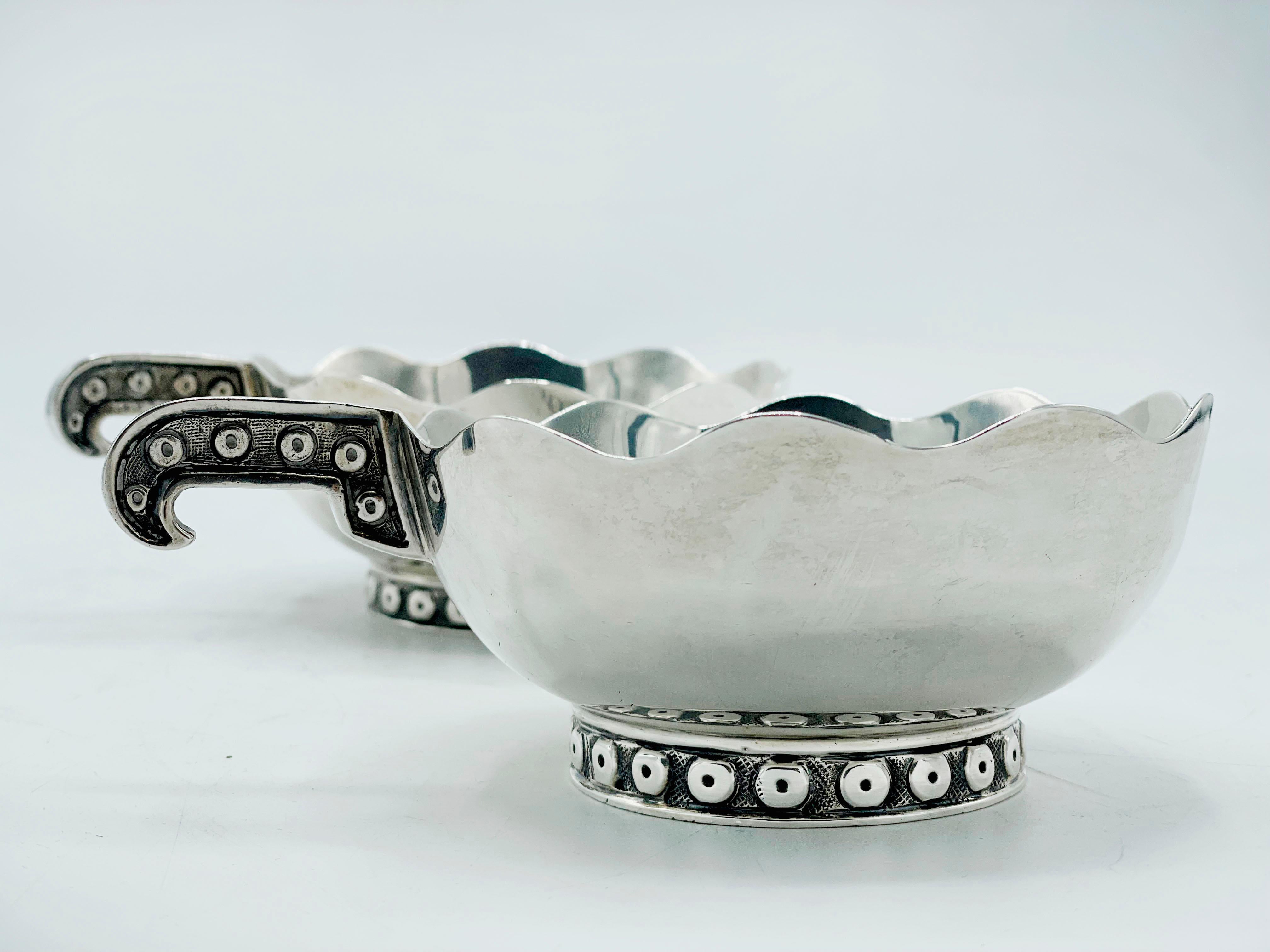 Mid-Century Modern Pair of Sterling Silver sauce boat with Handle by Tane Orfebres For Sale
