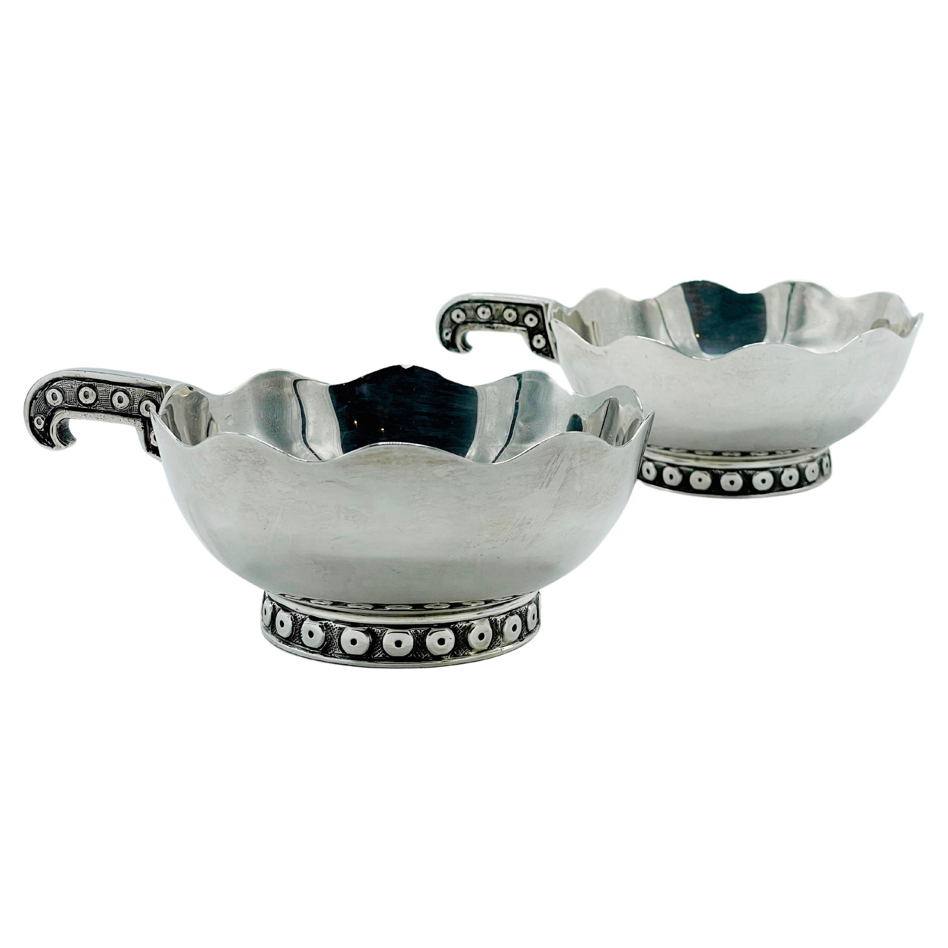Pair of Sterling Silver sauce boat with Handle by Tane Orfebres For Sale