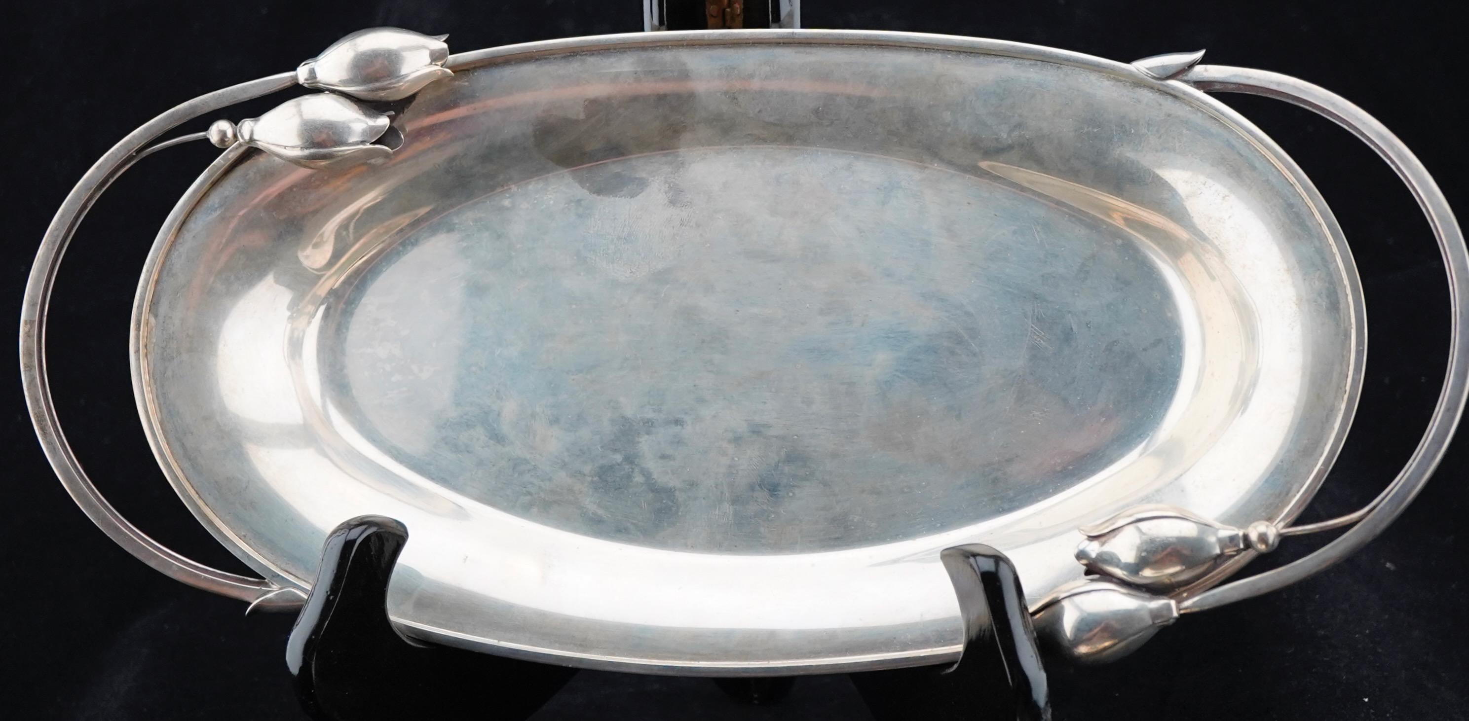 North American Pair of Sterling Silver Serving Dishes by Alphonse La Paglia 1952 For Sale