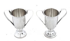 Paire de vases trophée en argent sterling