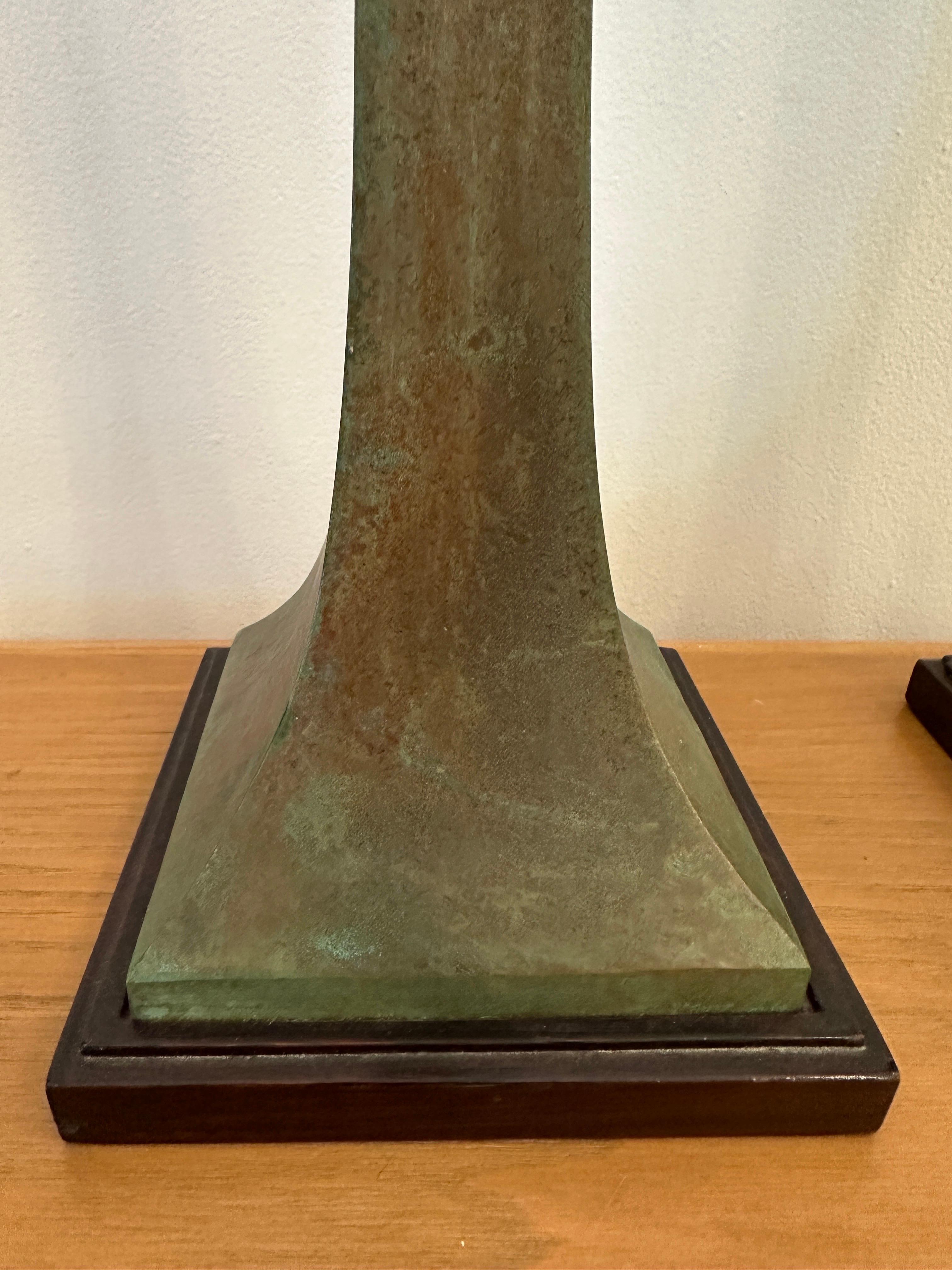 Brutalist Pair of Stewart Ross James Verdigris Bronze Table Lamps for Hansen For Sale