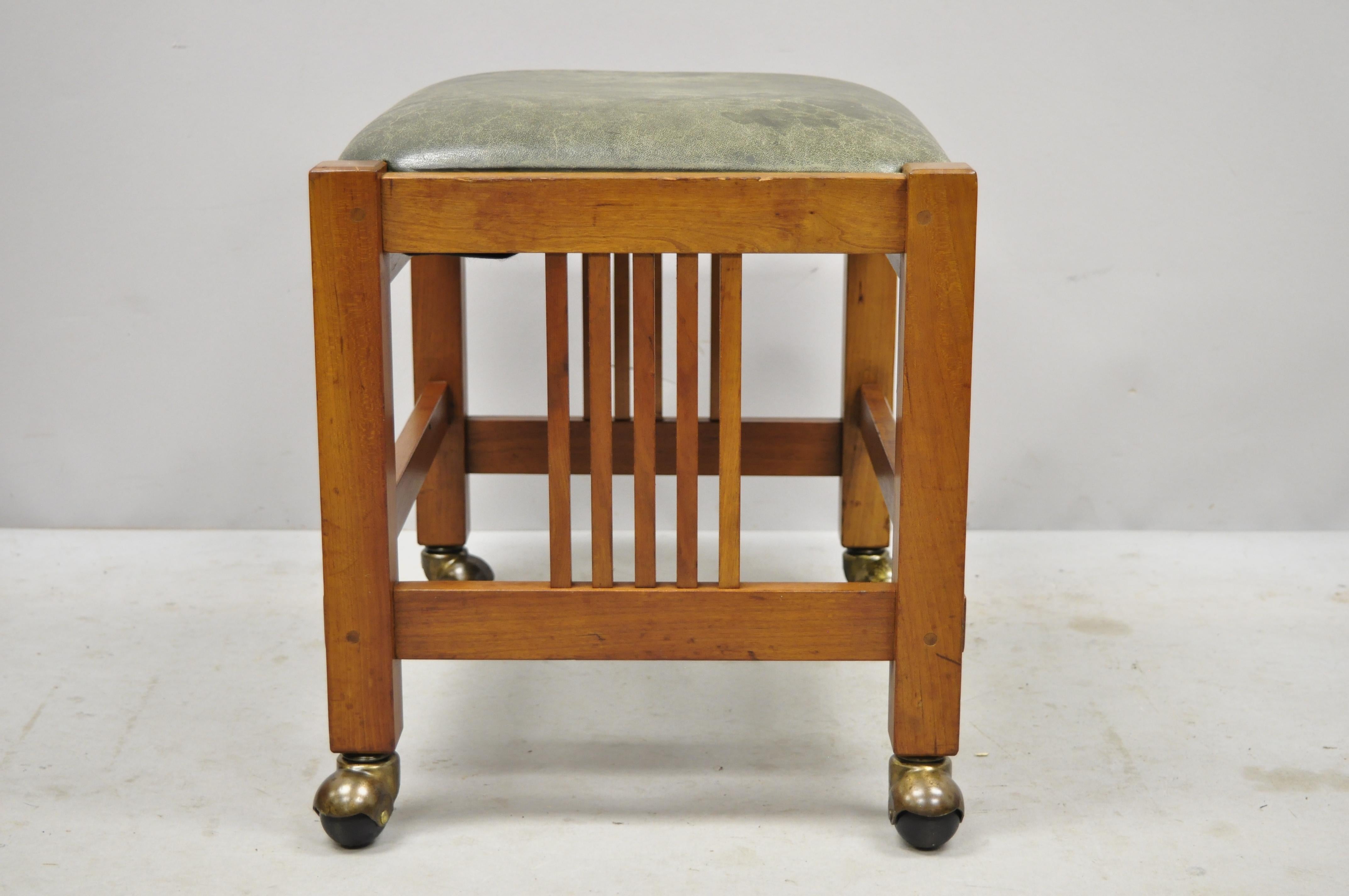 Pair of Stickley Mission Arts & Crafts Cherrywood Green Leather Ottoman Stools In Good Condition In Philadelphia, PA