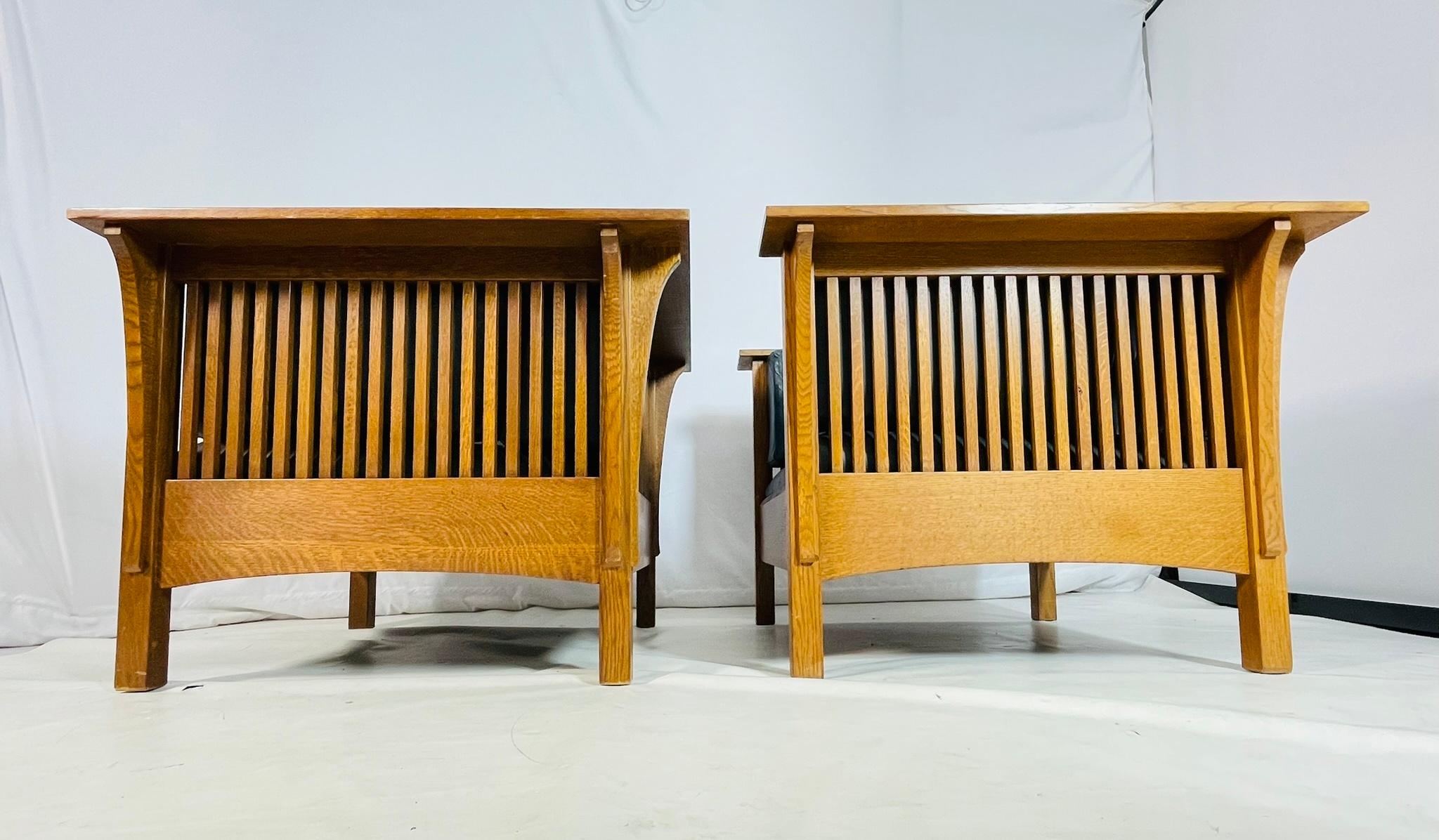 Coppia di poltrone Stickley Mission Oak, 1995, design ampio e scultoreo in vendita 1