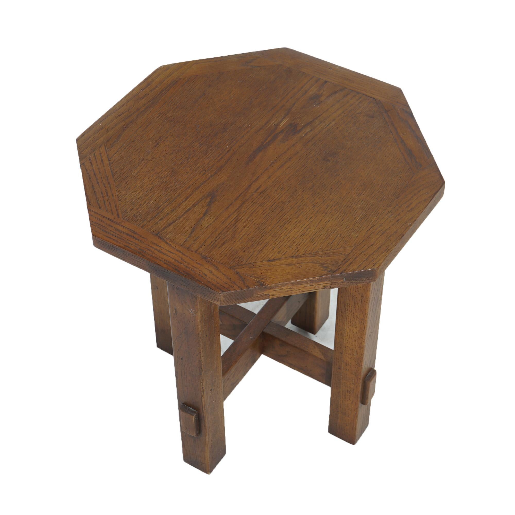 20th Century Pair of Stickley School Arts & Crafts Mission Oak Octagonal Plant Stands 20thC