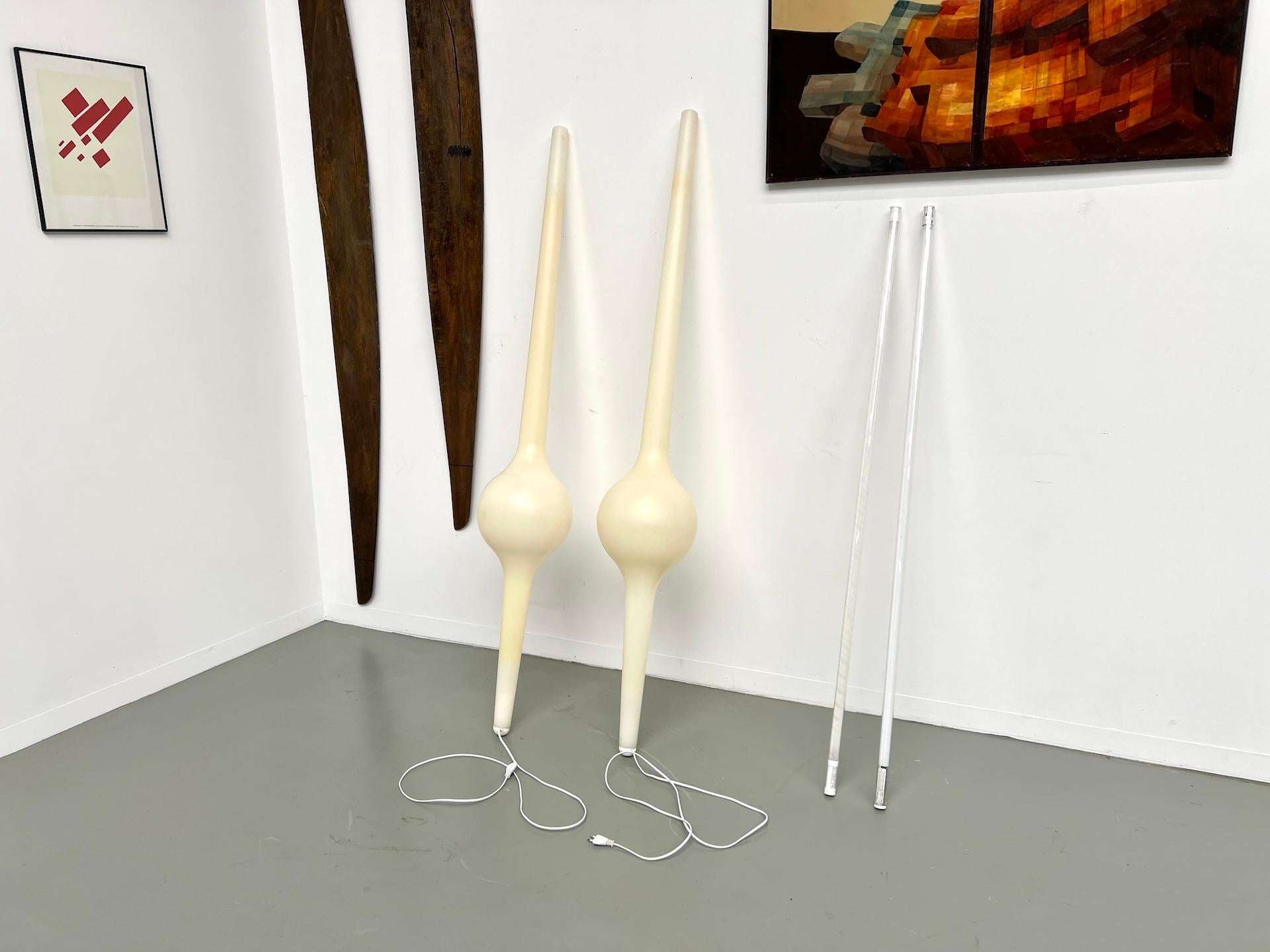 Ein Paar Sticklight-Lampen von Michael Young im Angebot 5
